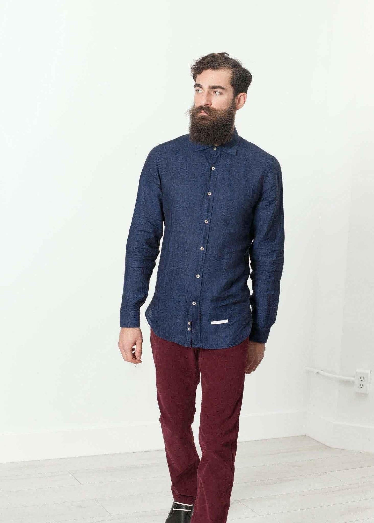 Button Up Shirt in Navy.
