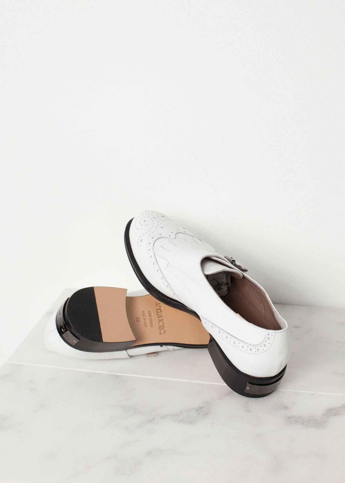 Golf Shoe in White.