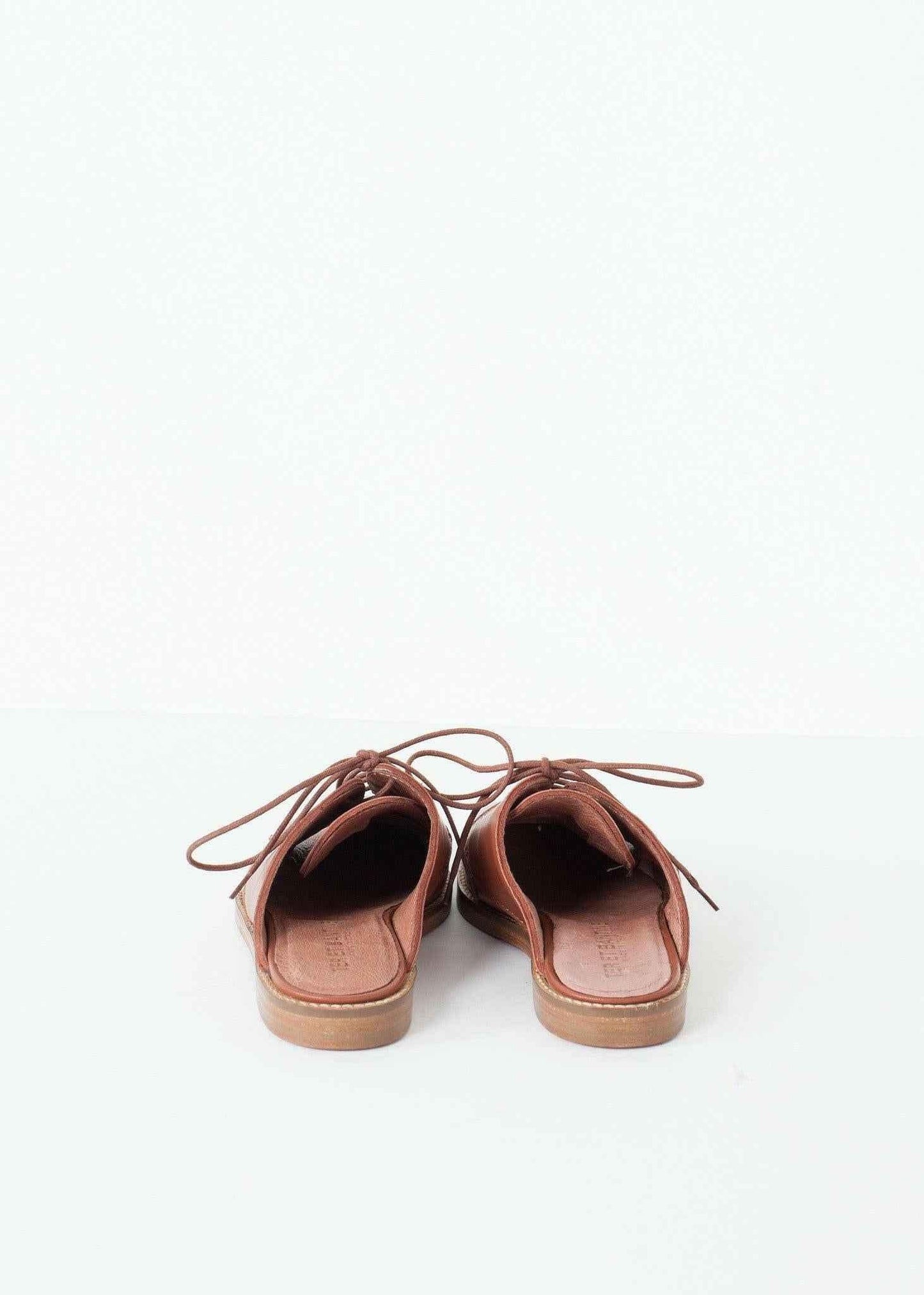 Backless Oxford in Brown.