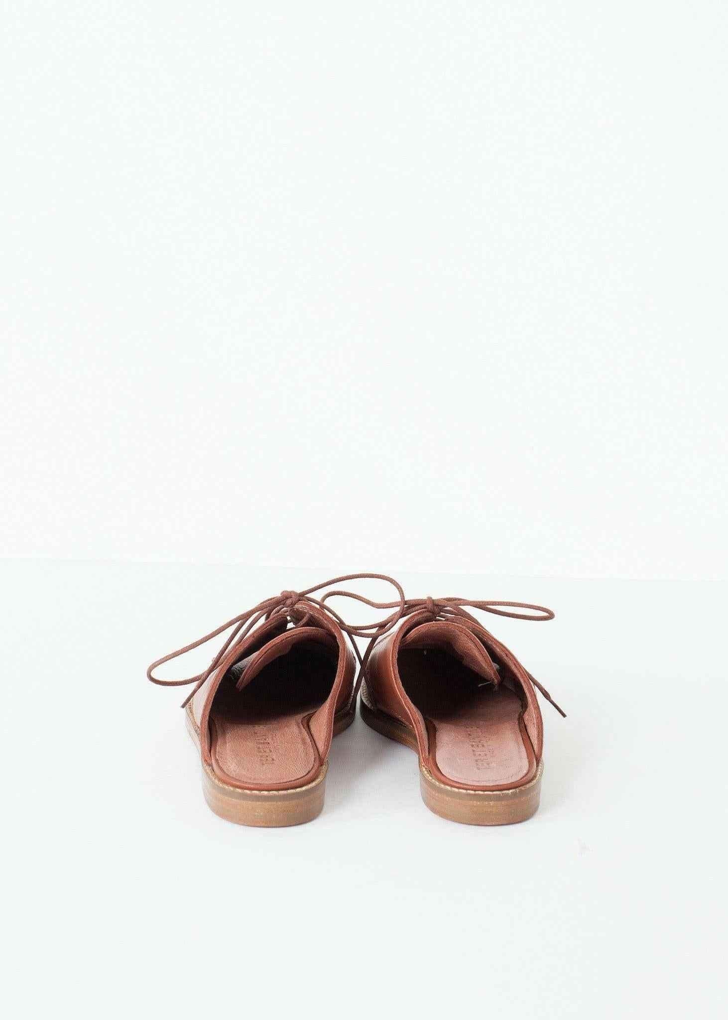 Backless Oxford in Brown.