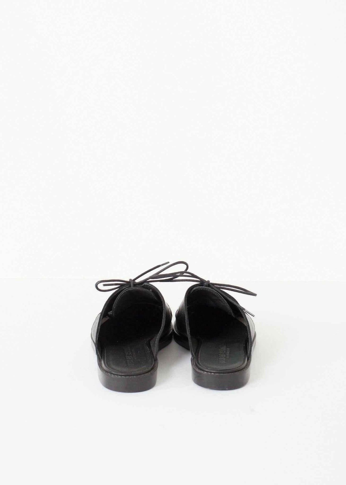 Backless Oxford in Black.