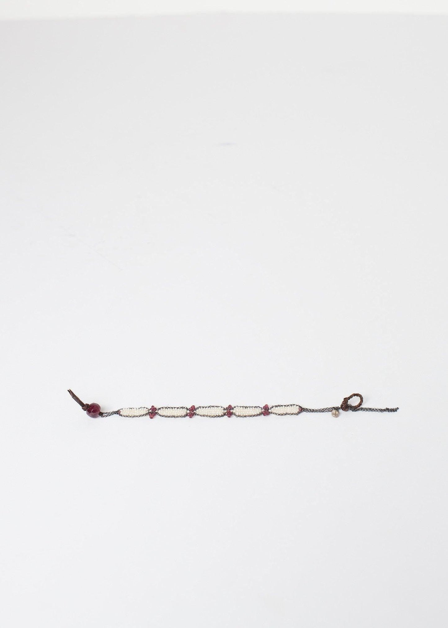 Garnet Bracelet in Frothy Pearl.