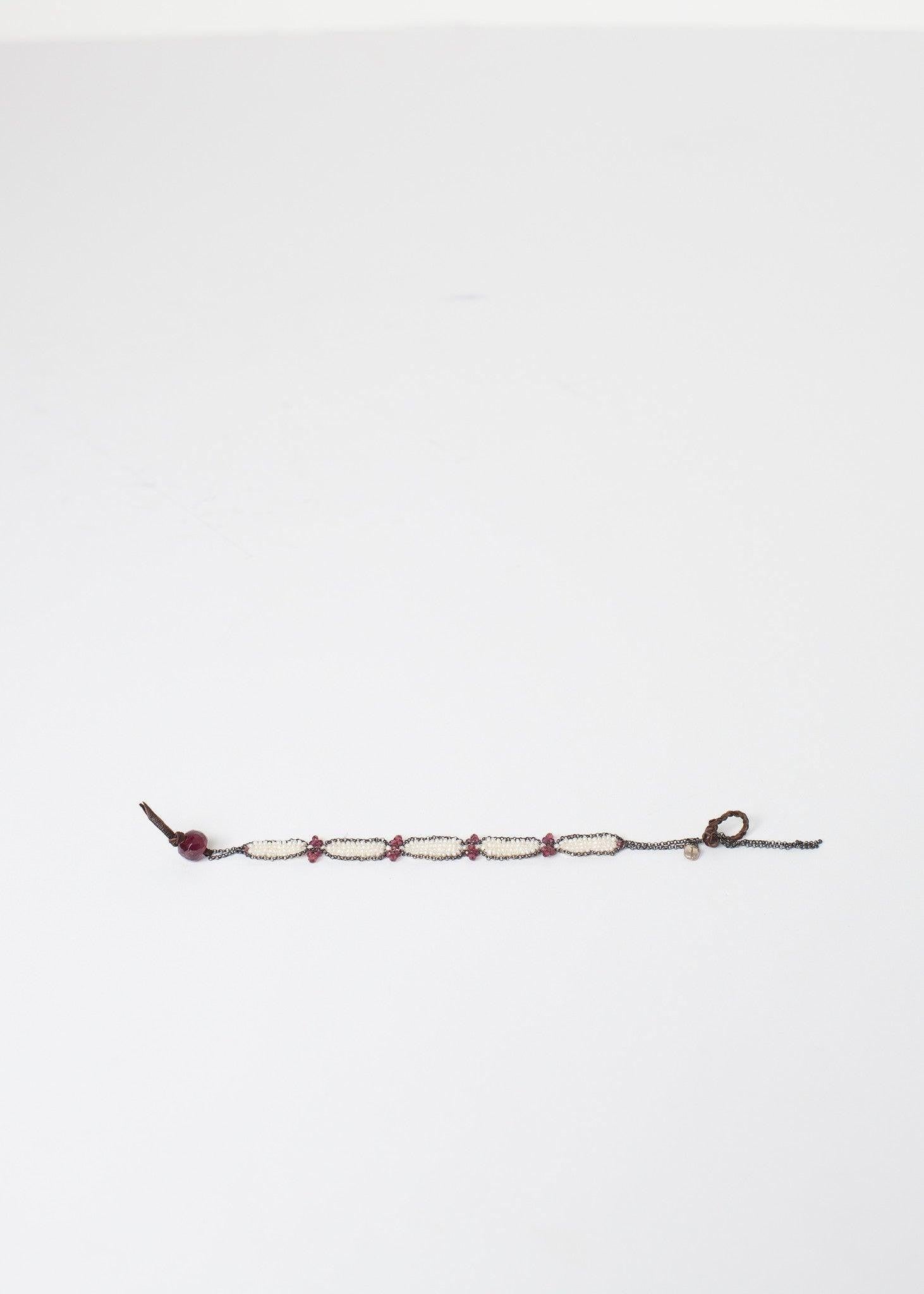 Garnet Bracelet in Frothy Pearl.