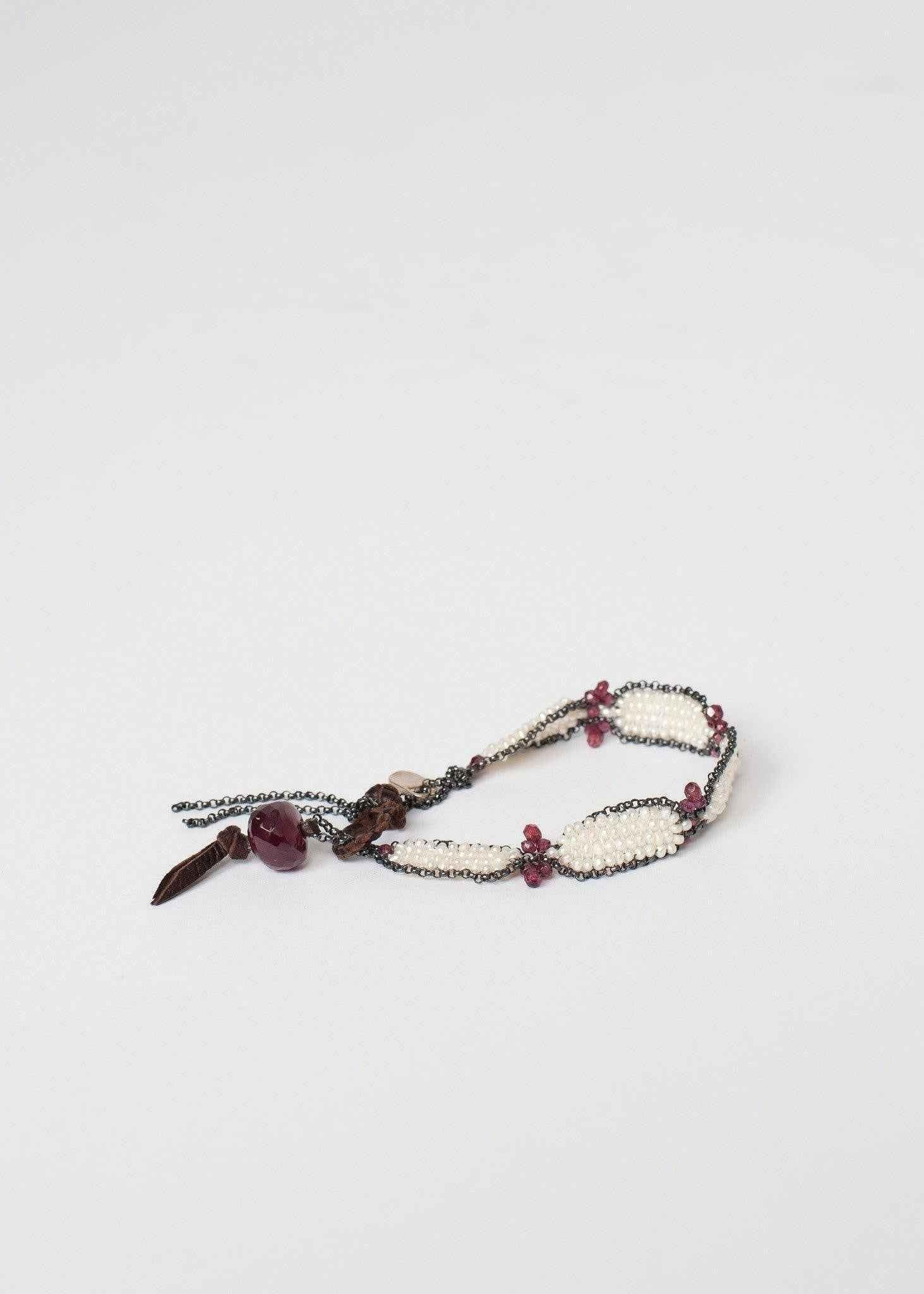 Garnet Bracelet in Frothy Pearl.