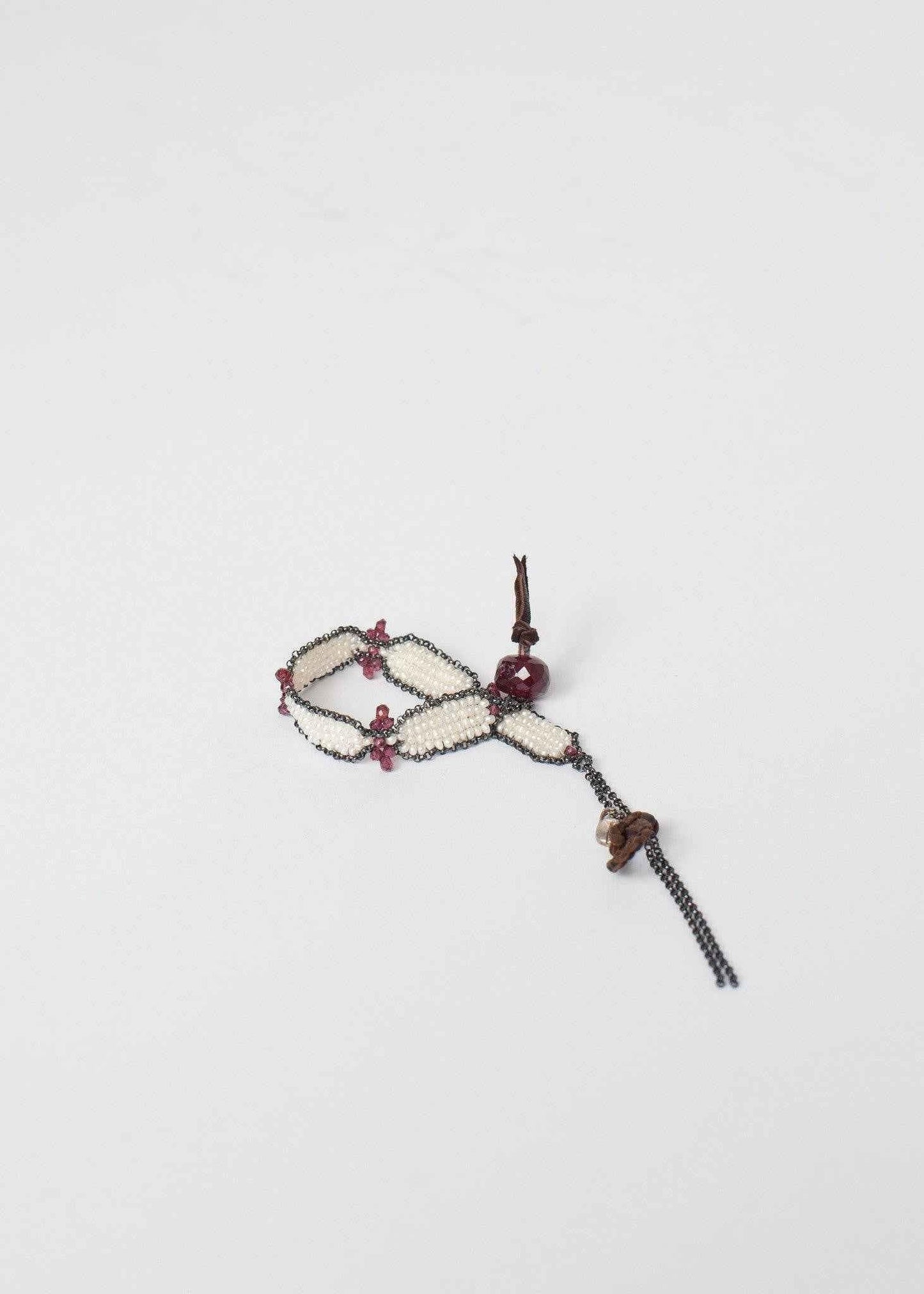 Garnet Bracelet in Frothy Pearl.