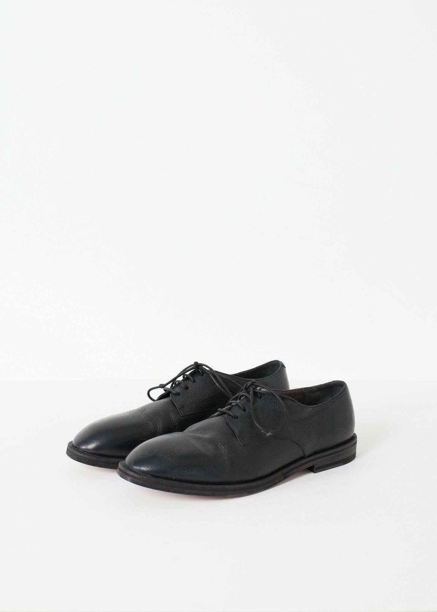 Stiro Oxford in Black.