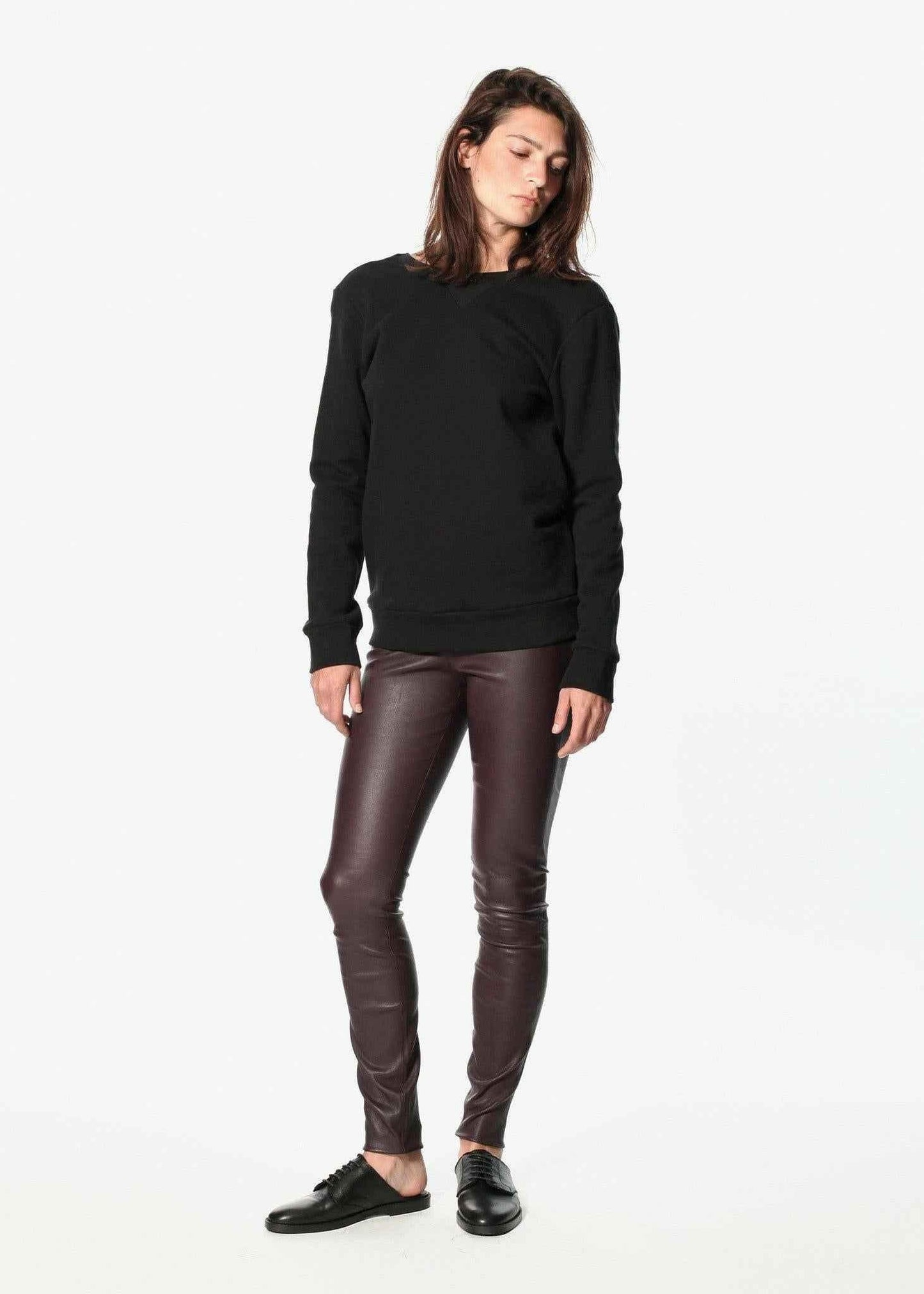 Symphonie Sweatshirt in Black.