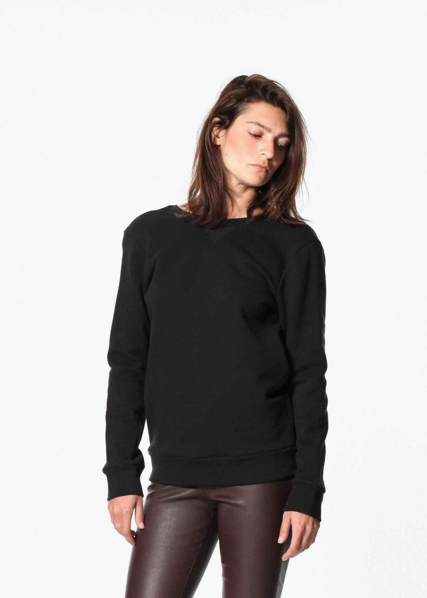 Symphonie Sweatshirt in Black.