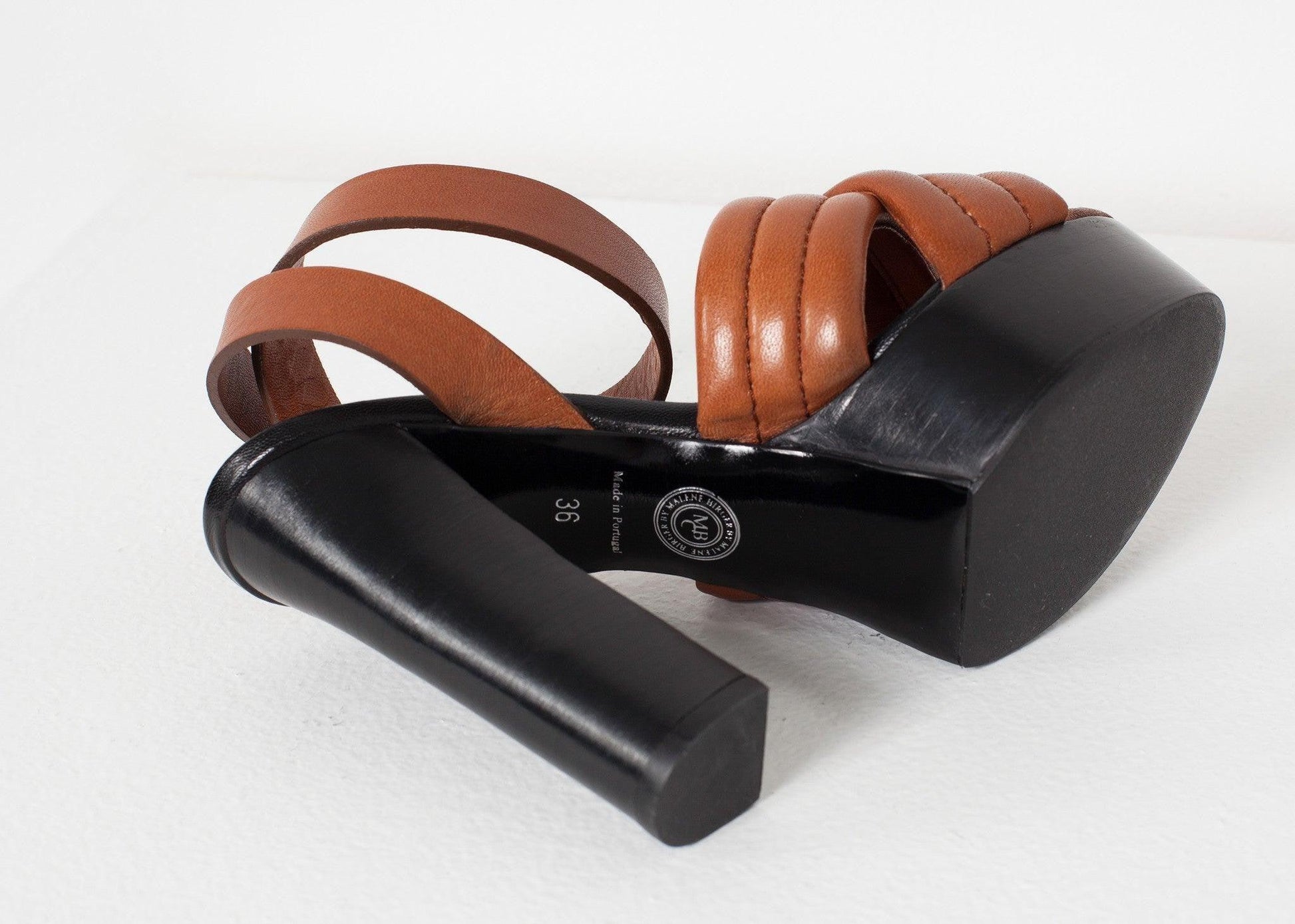 Farlill Heel in Brown.