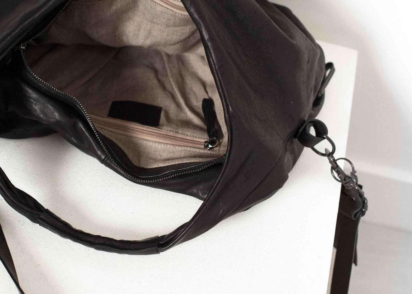 Circle Bag in Black.