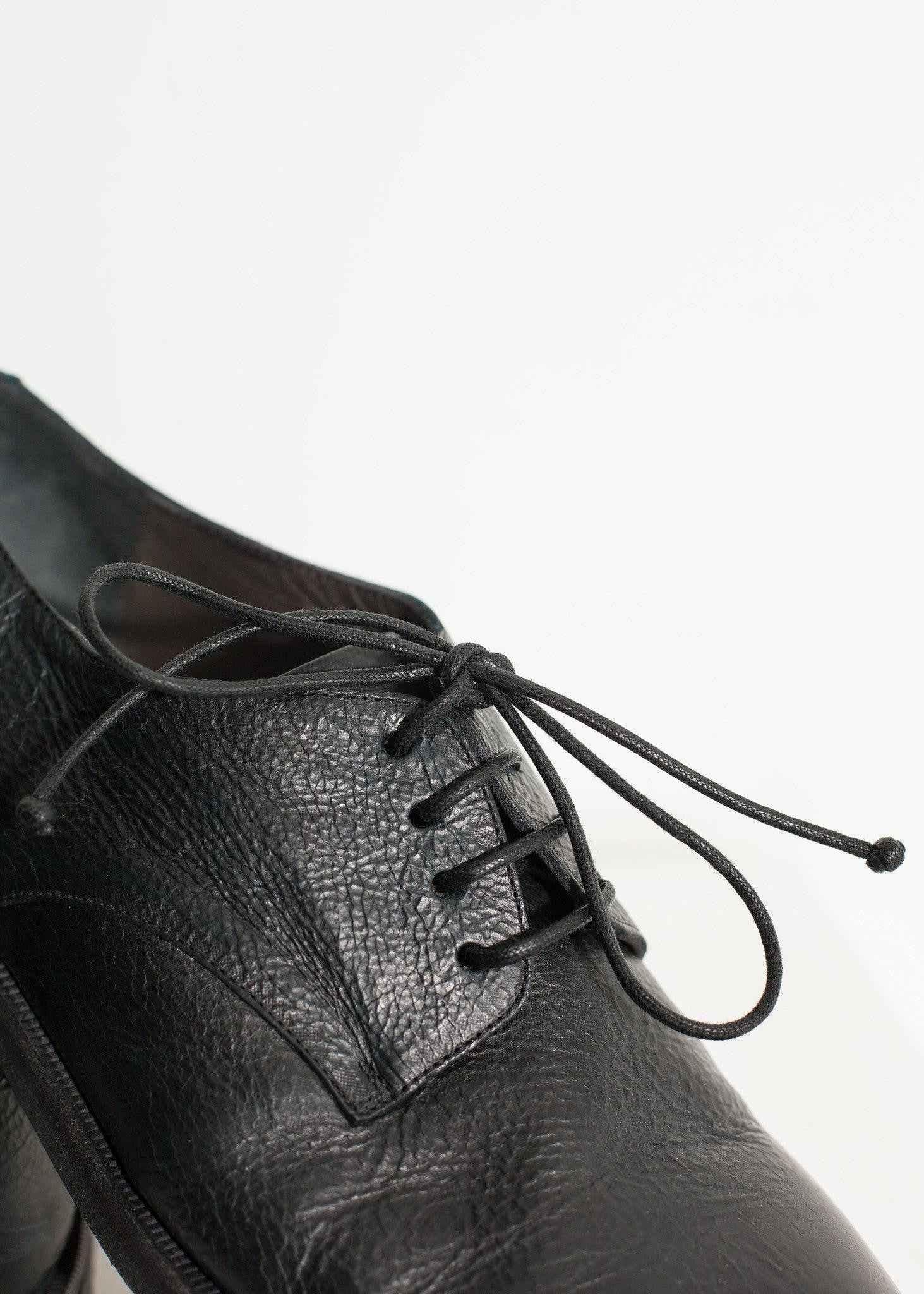 Stiro Oxford in Black.