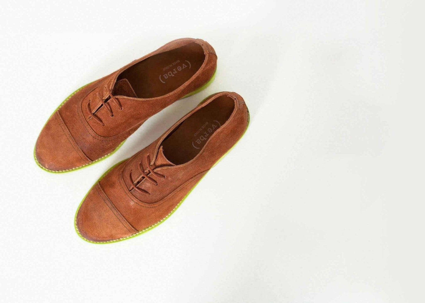 Suede Oxford in Natural/Lime.