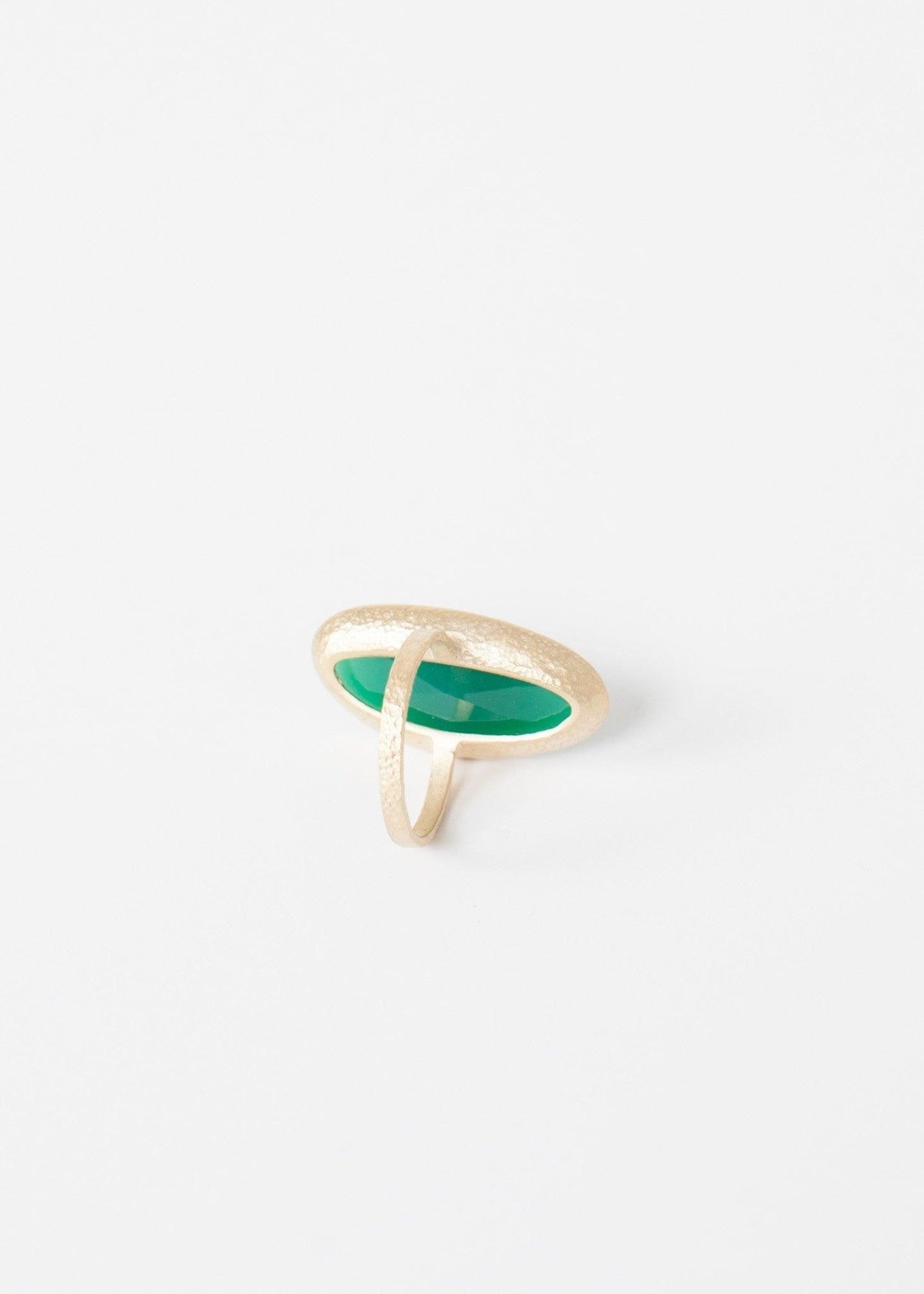 Ara Ring.