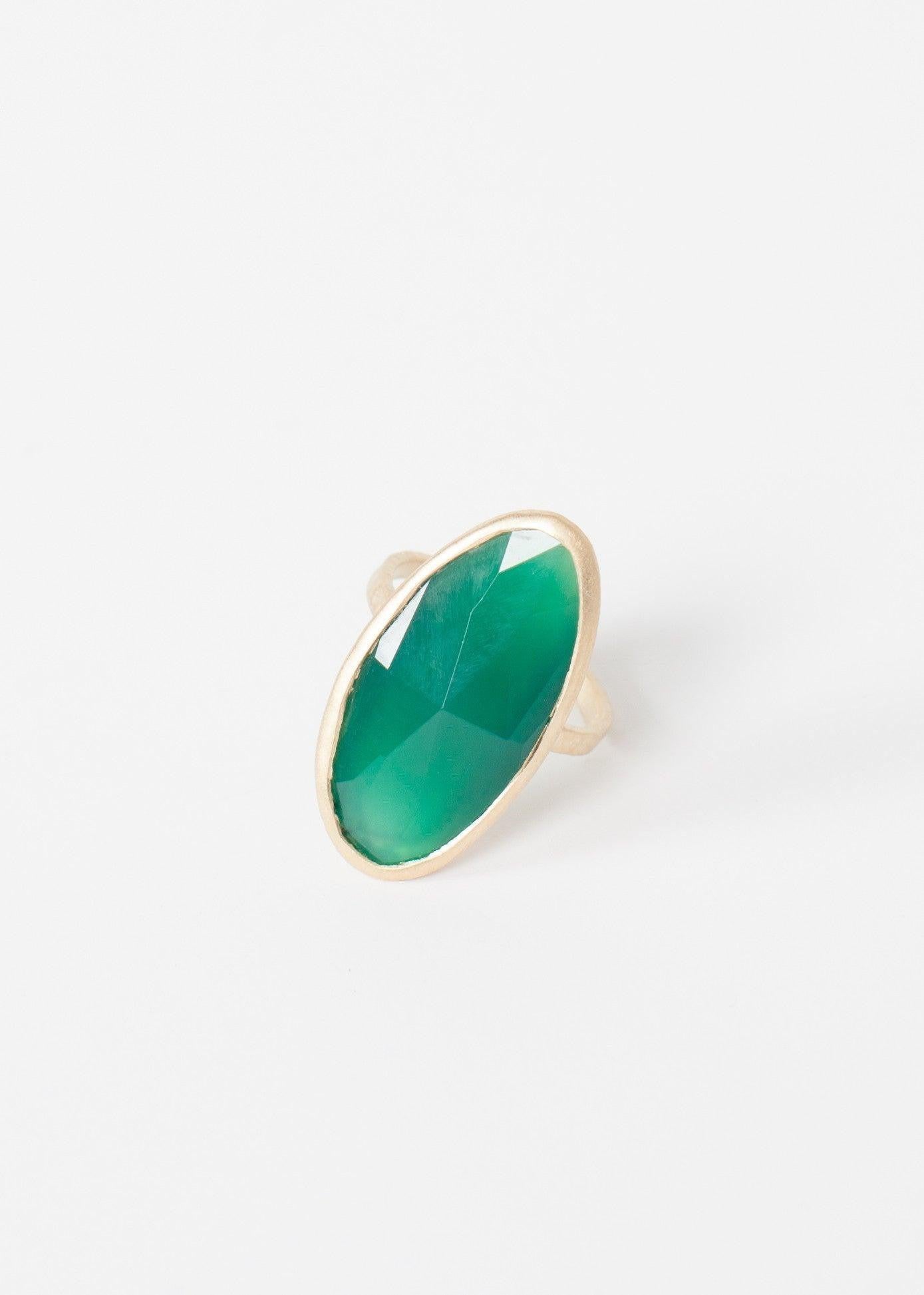 Ara Ring.