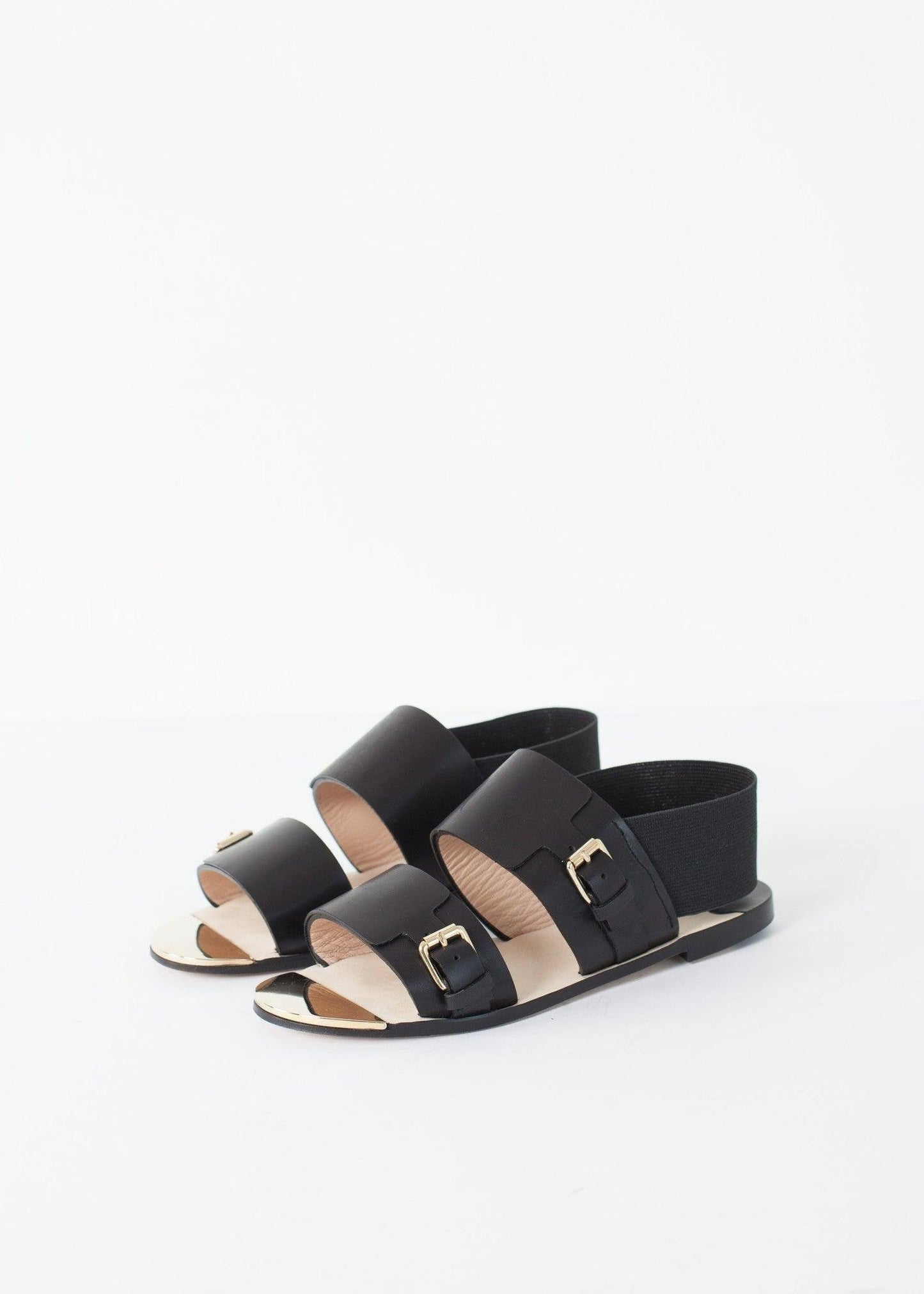 Avenno Sandal.