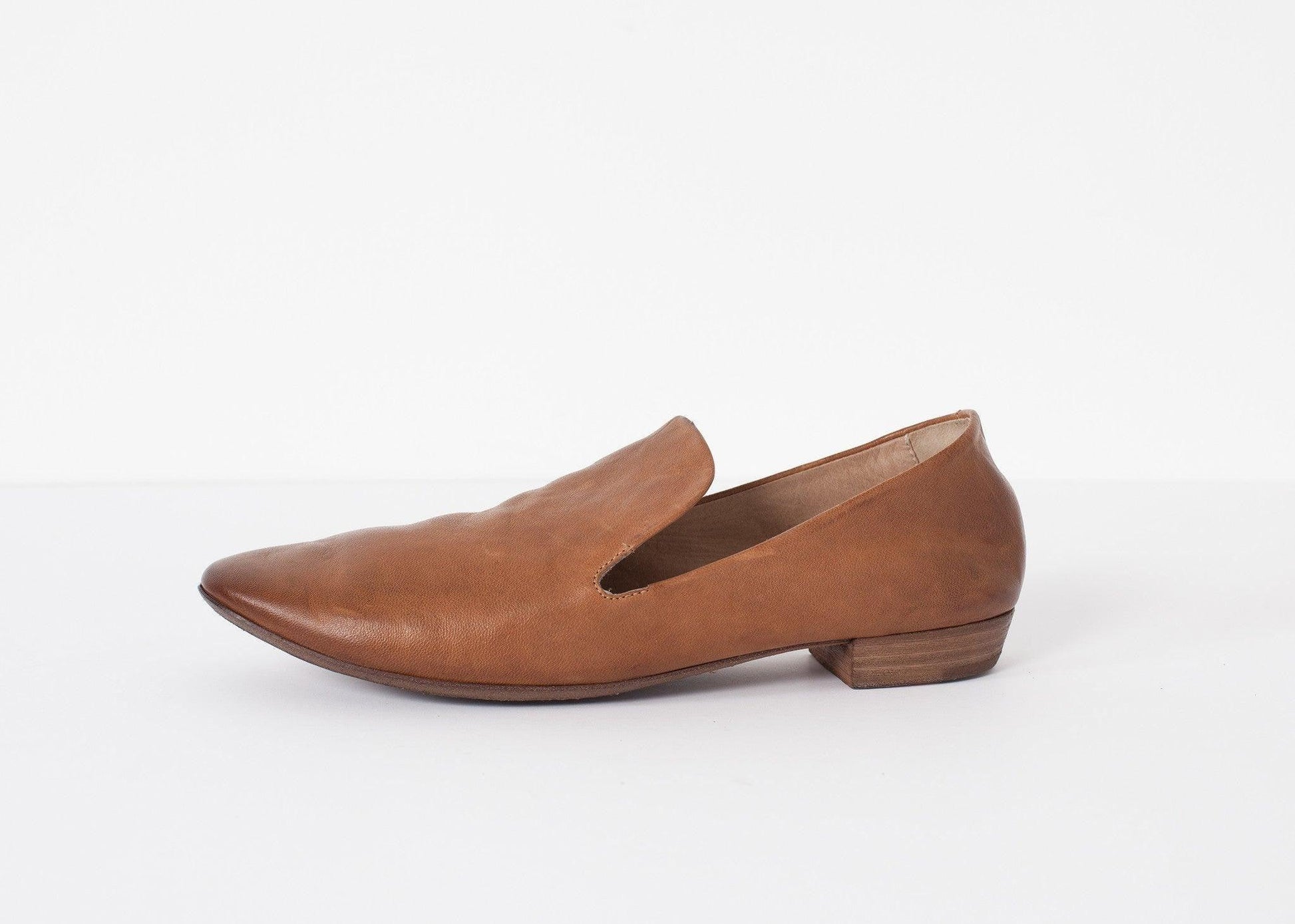 Basic Loafer.