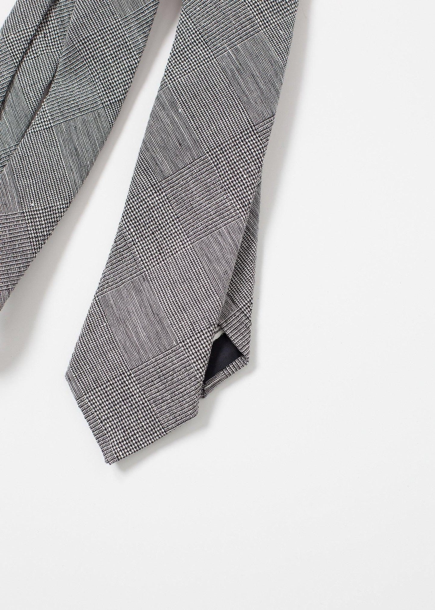 Basic Tie.