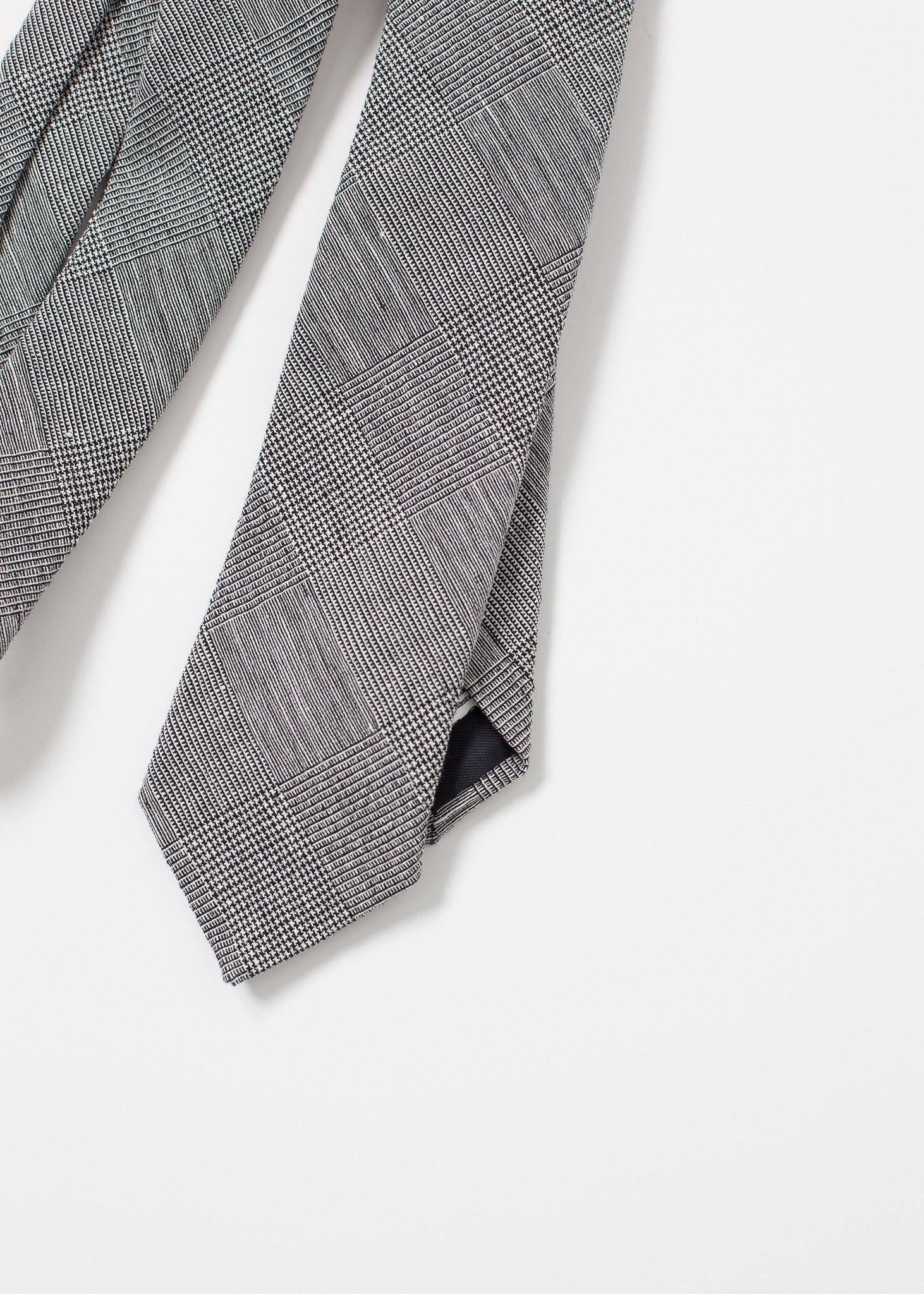Basic Tie.