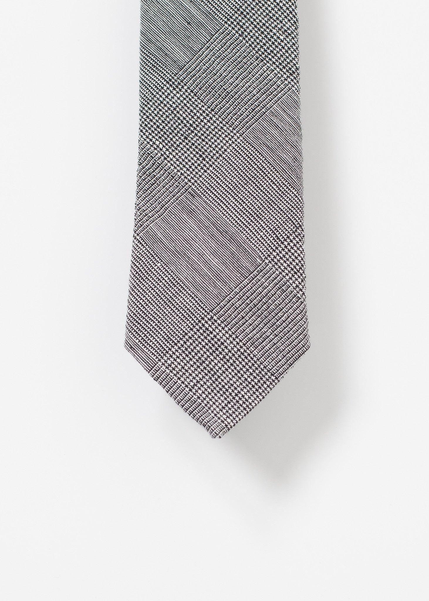Basic Tie.