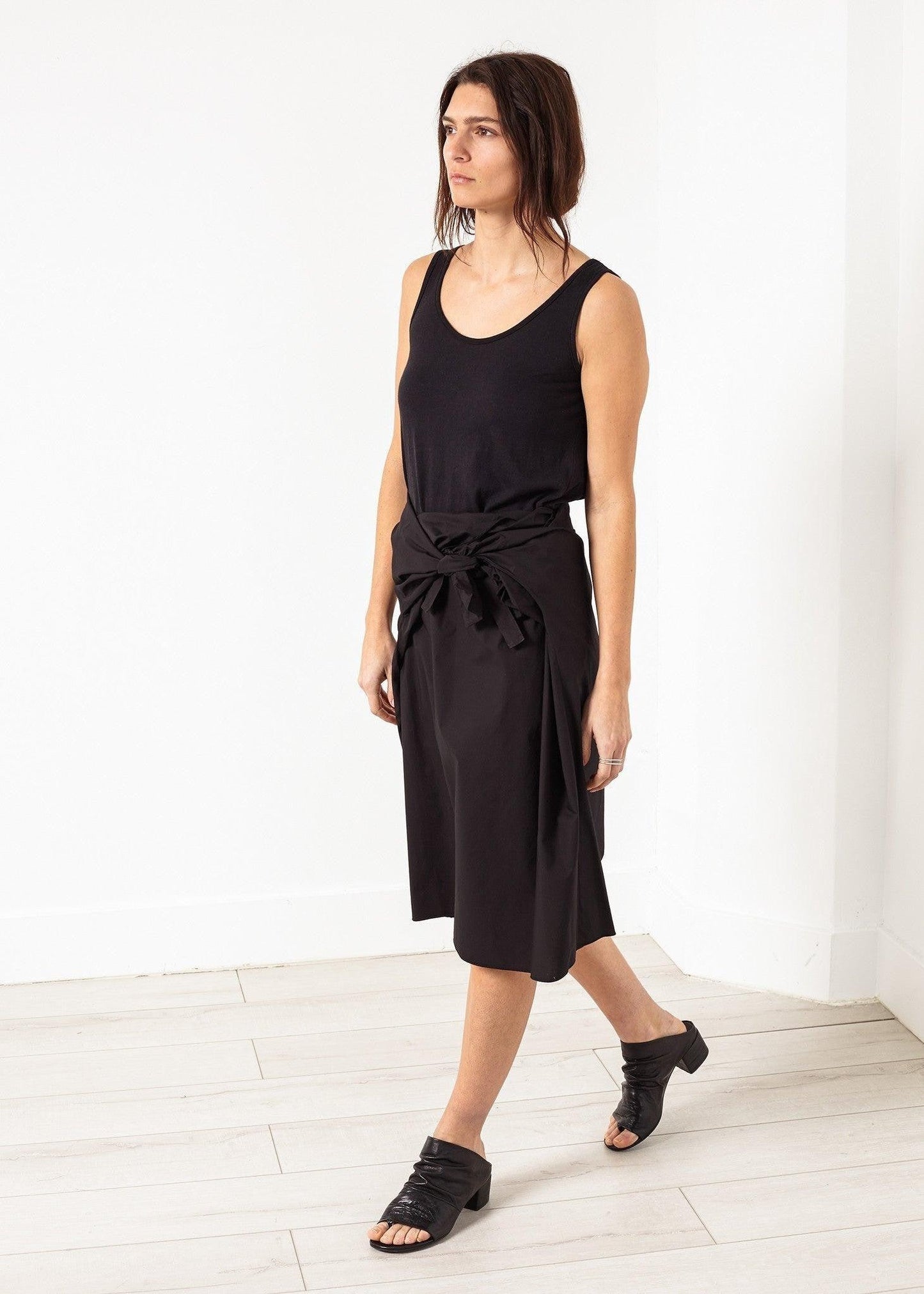 Bow Skirt in Black.