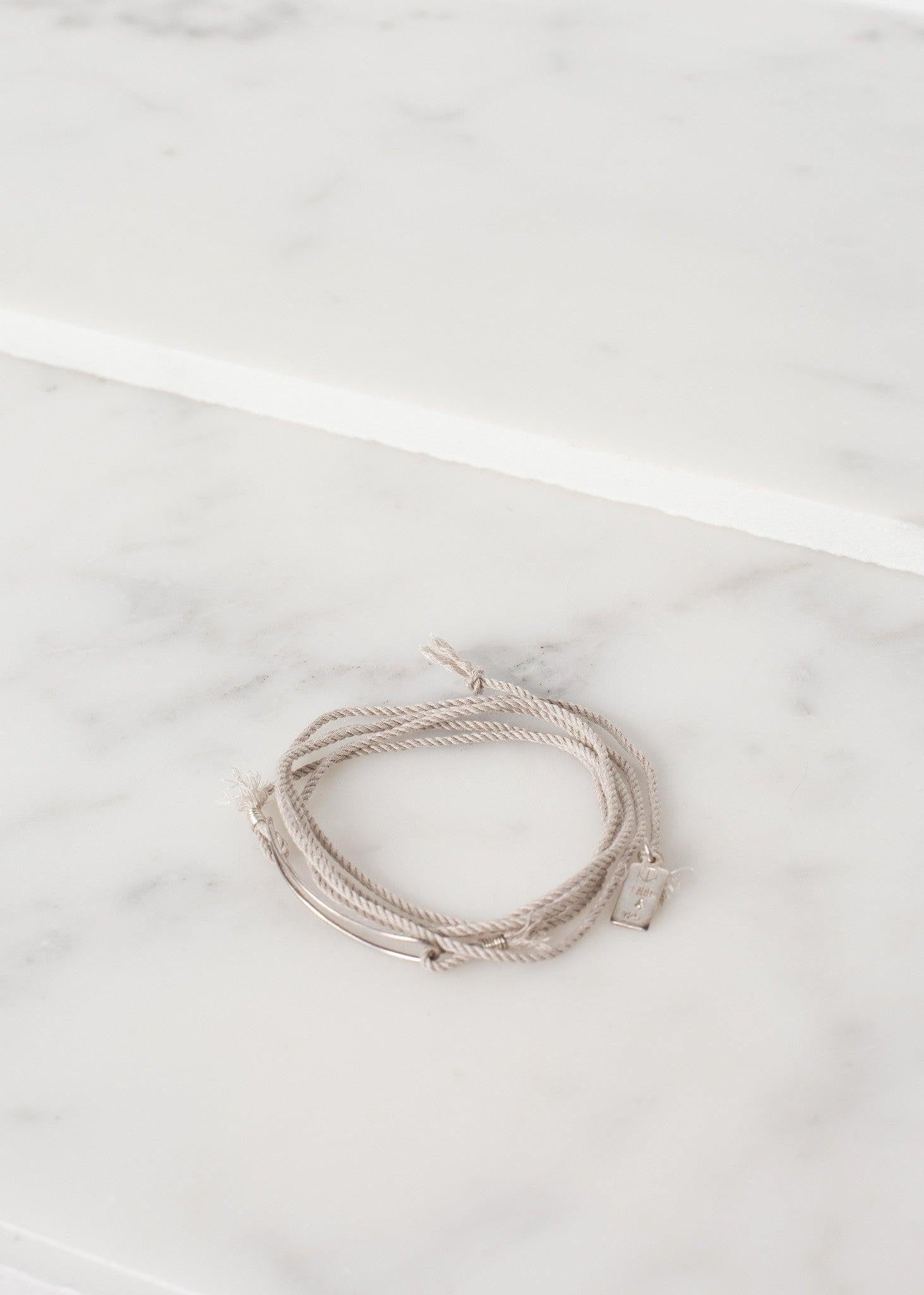 Bracelet 85 in Grey Silk/Silver.
