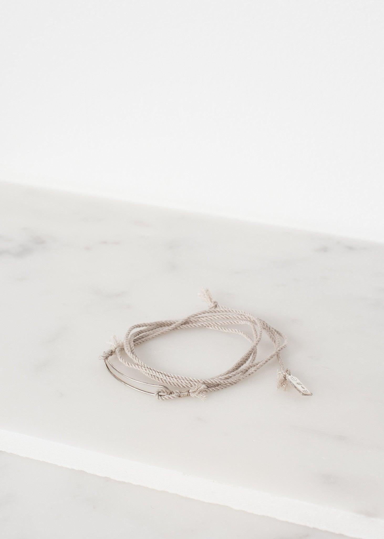 Bracelet 85 in Grey Silk/Silver.