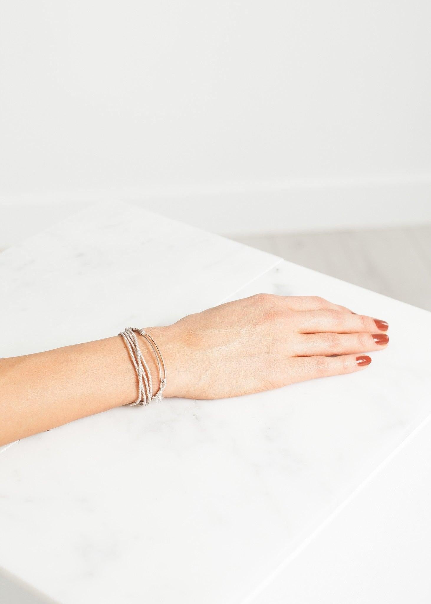 Bracelet 85 in Grey Silk/Silver.