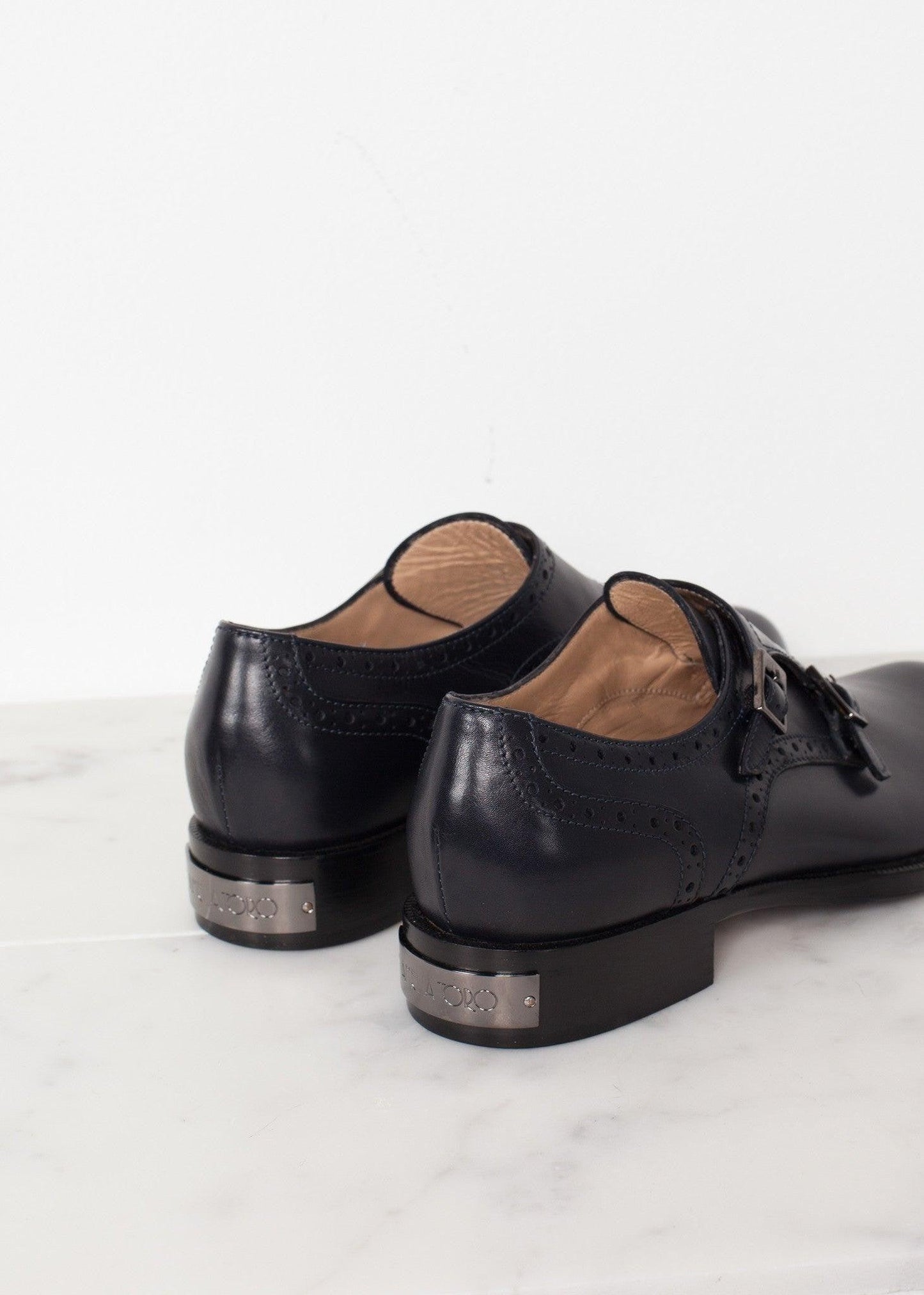 Buckle Shoe in Navy.