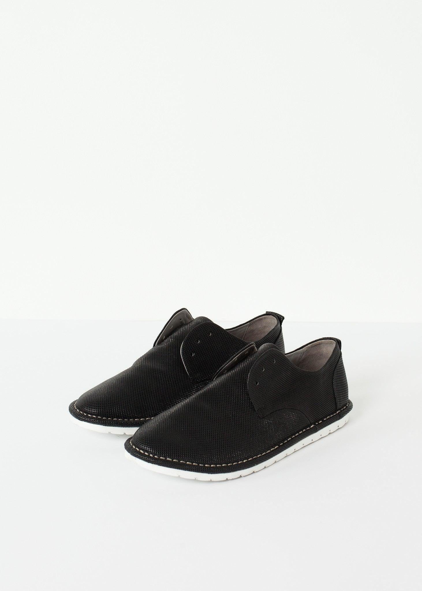 Canvas Sneaker.
