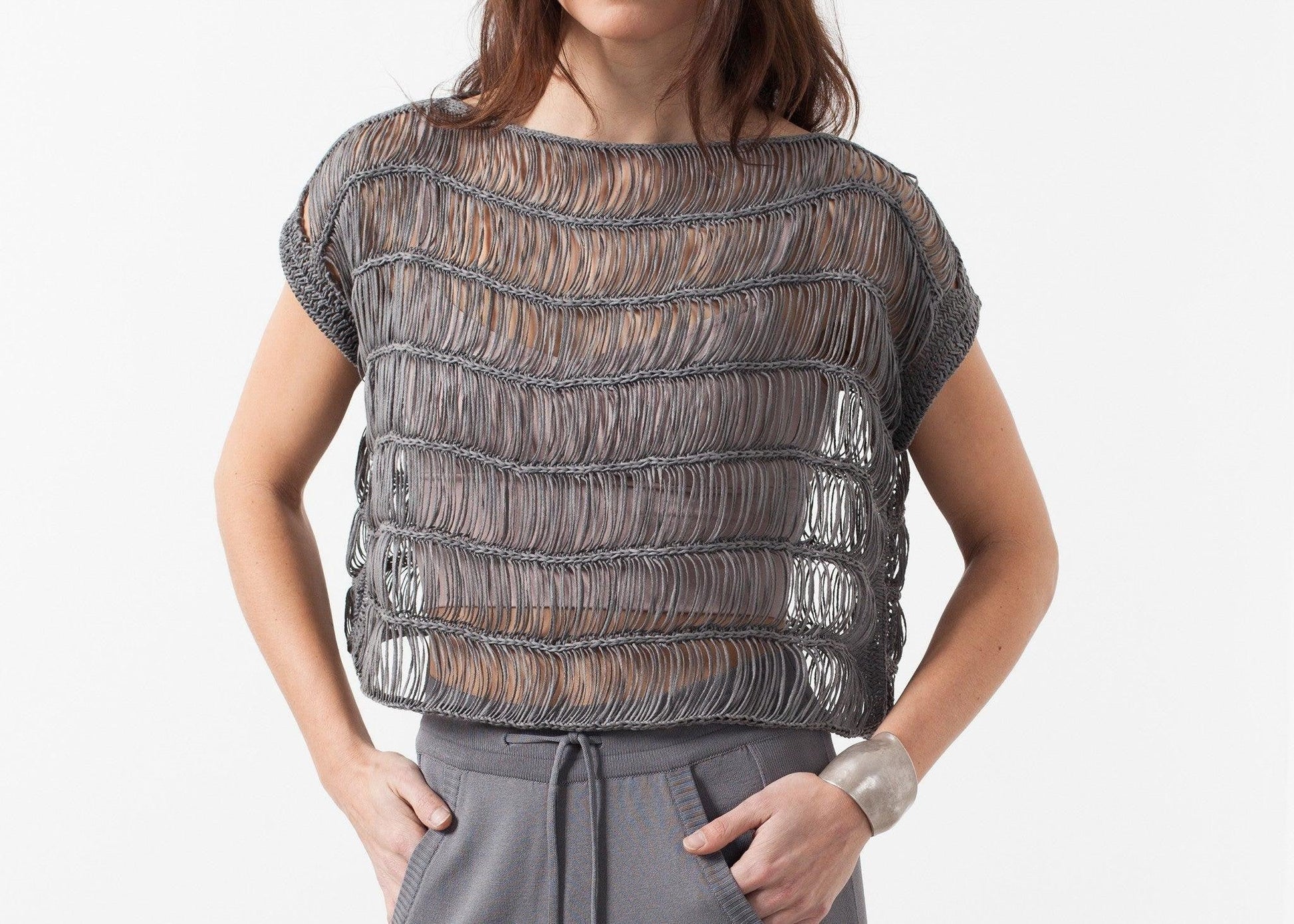 Gol Threaded Top.
