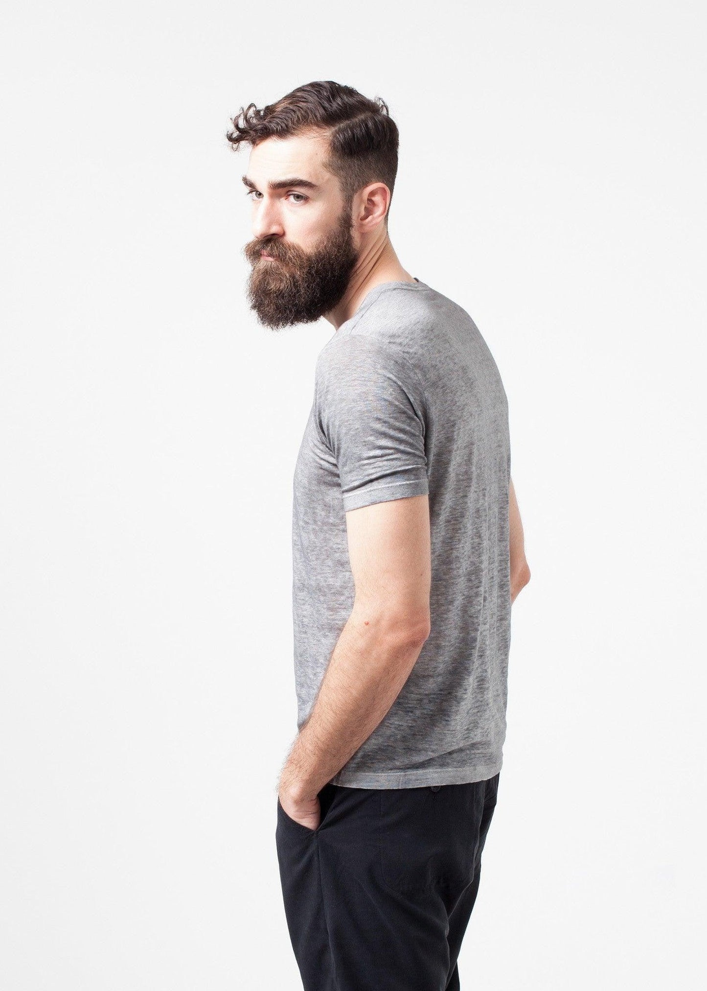 Linen T-shirt in Dolphin.