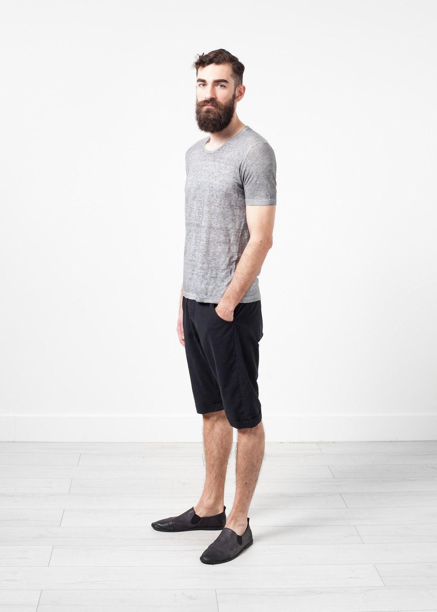 Linen T-shirt in Dolphin.