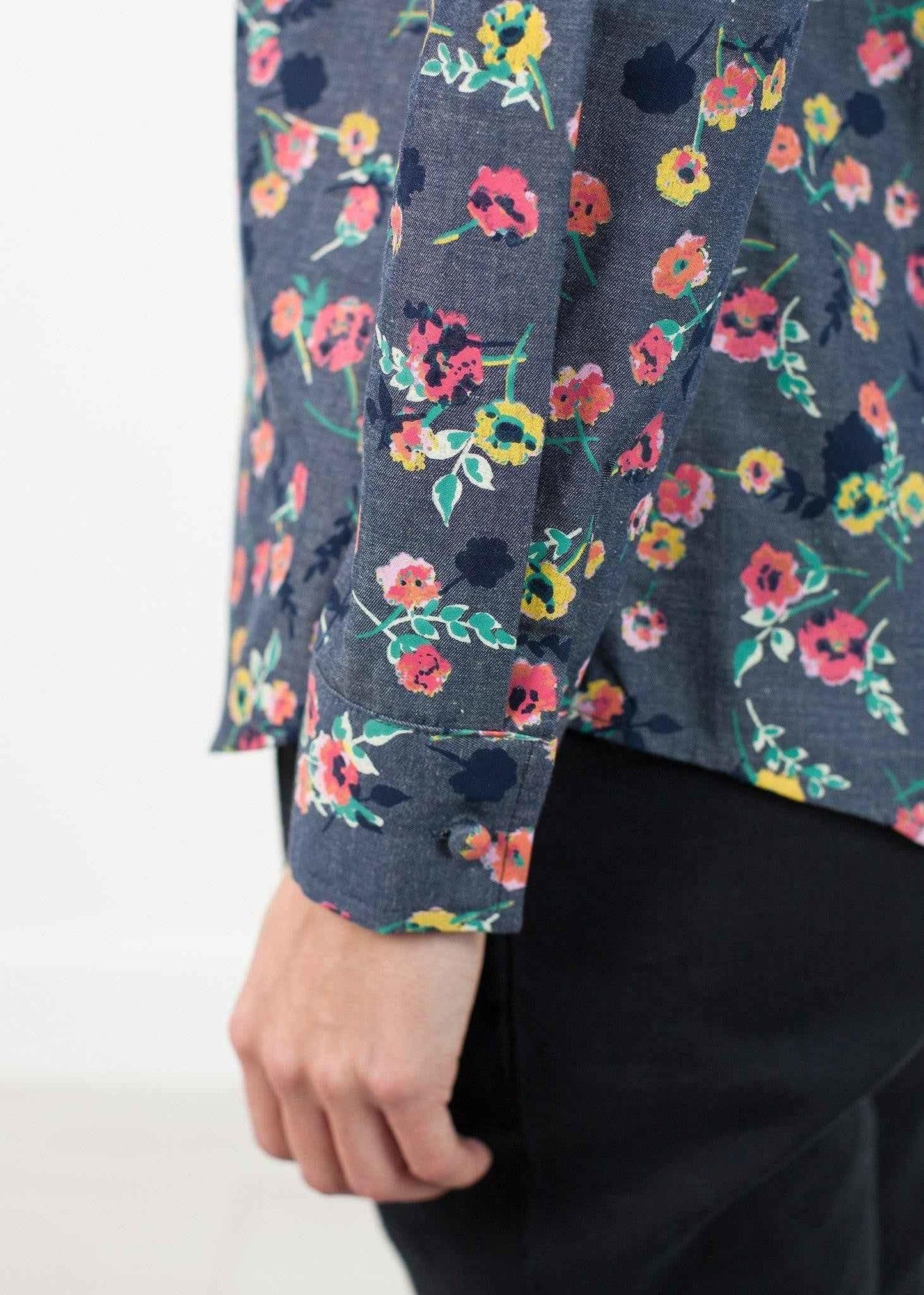 Long Sleeve Blouse in Black/Floral.
