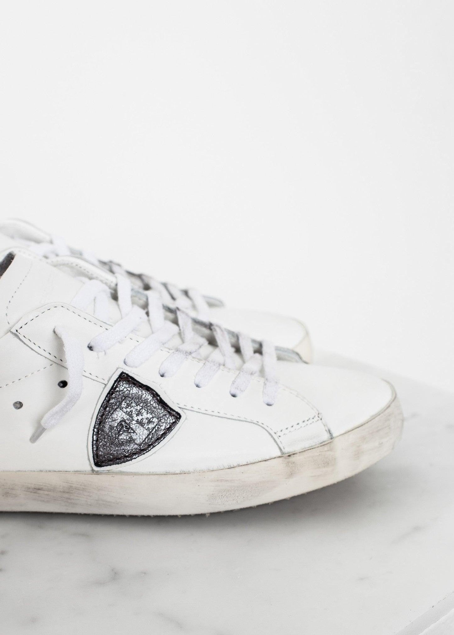 Low Top Sneaker.