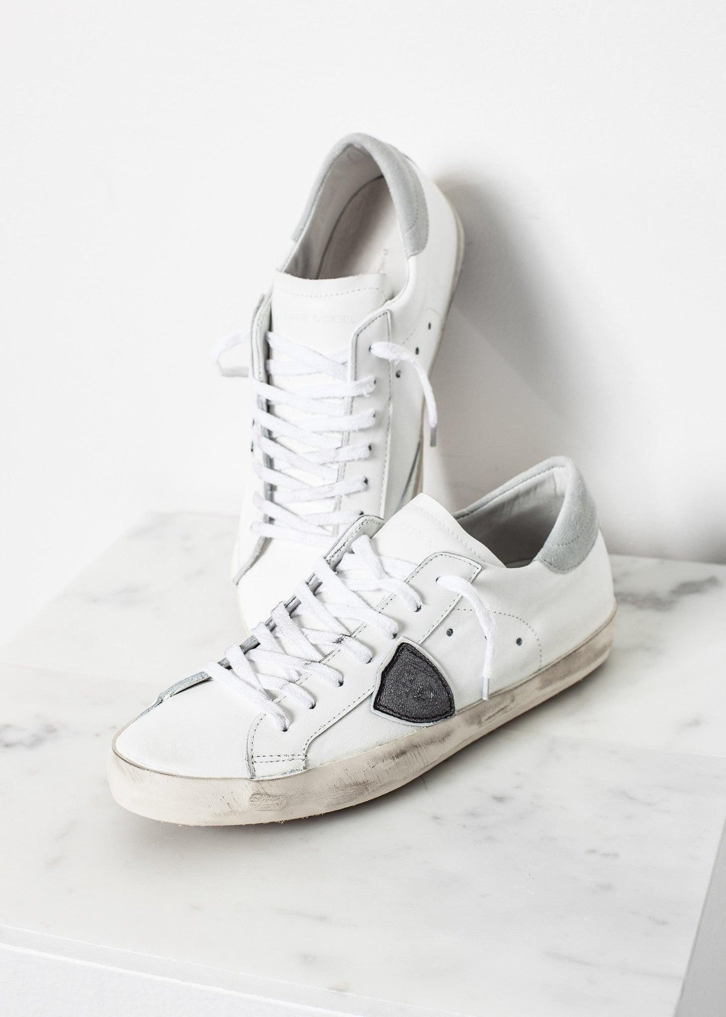 Low Top Sneaker.