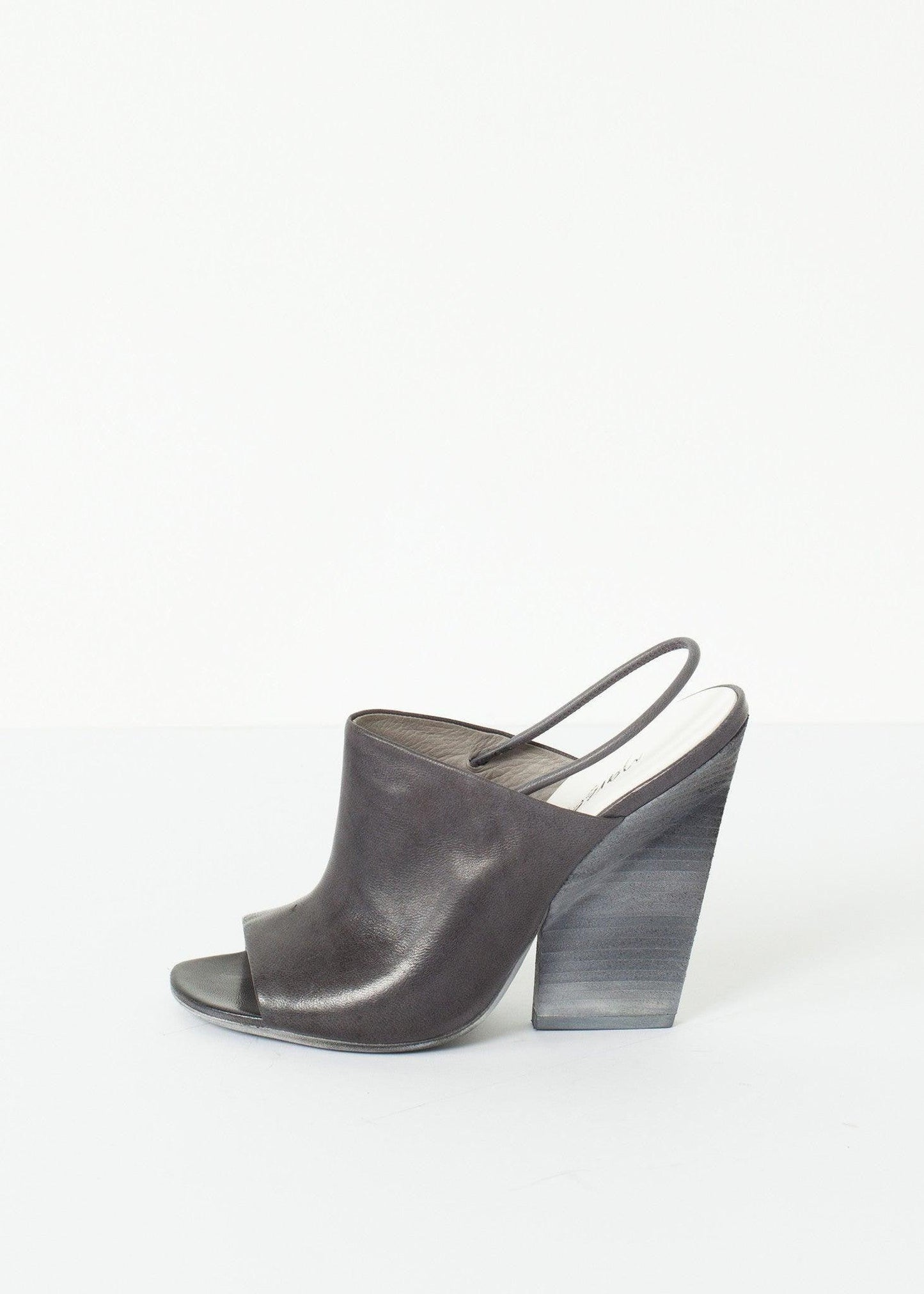 Mantello Heel.