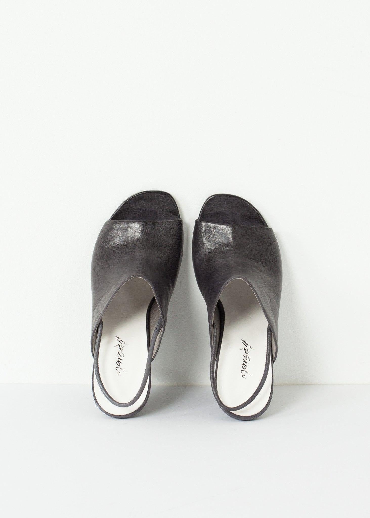 Mantello Heel.