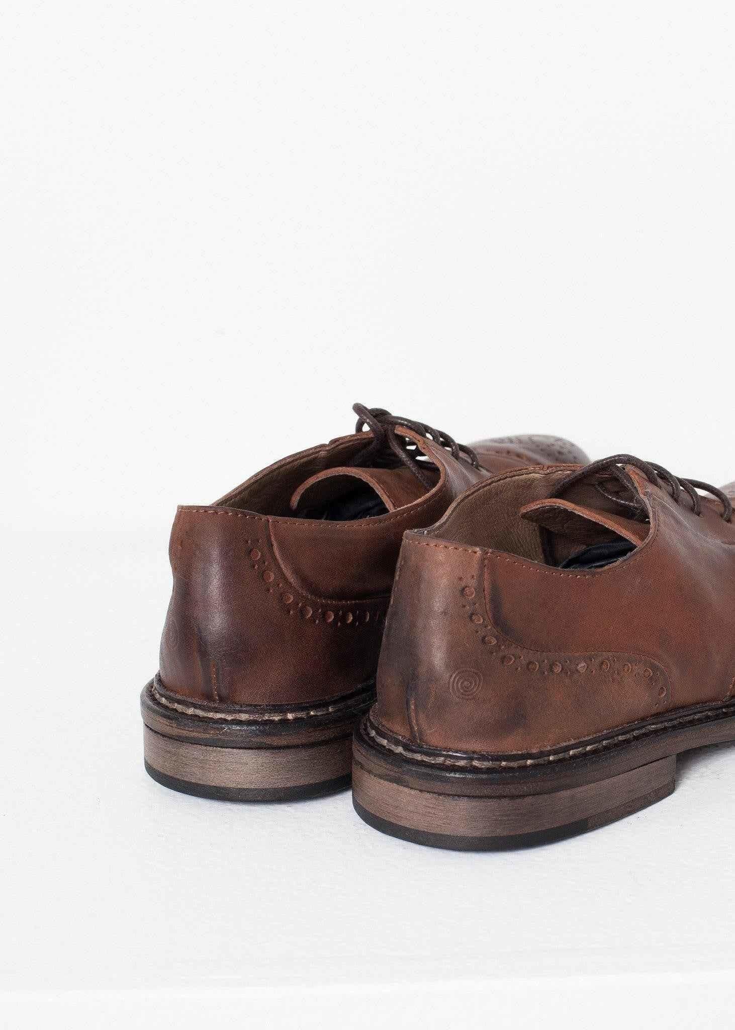 Marrone Oxford in Brown.