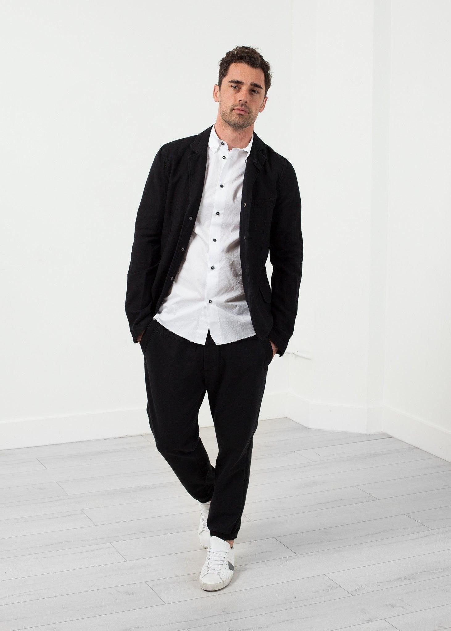 Moun Button Up.