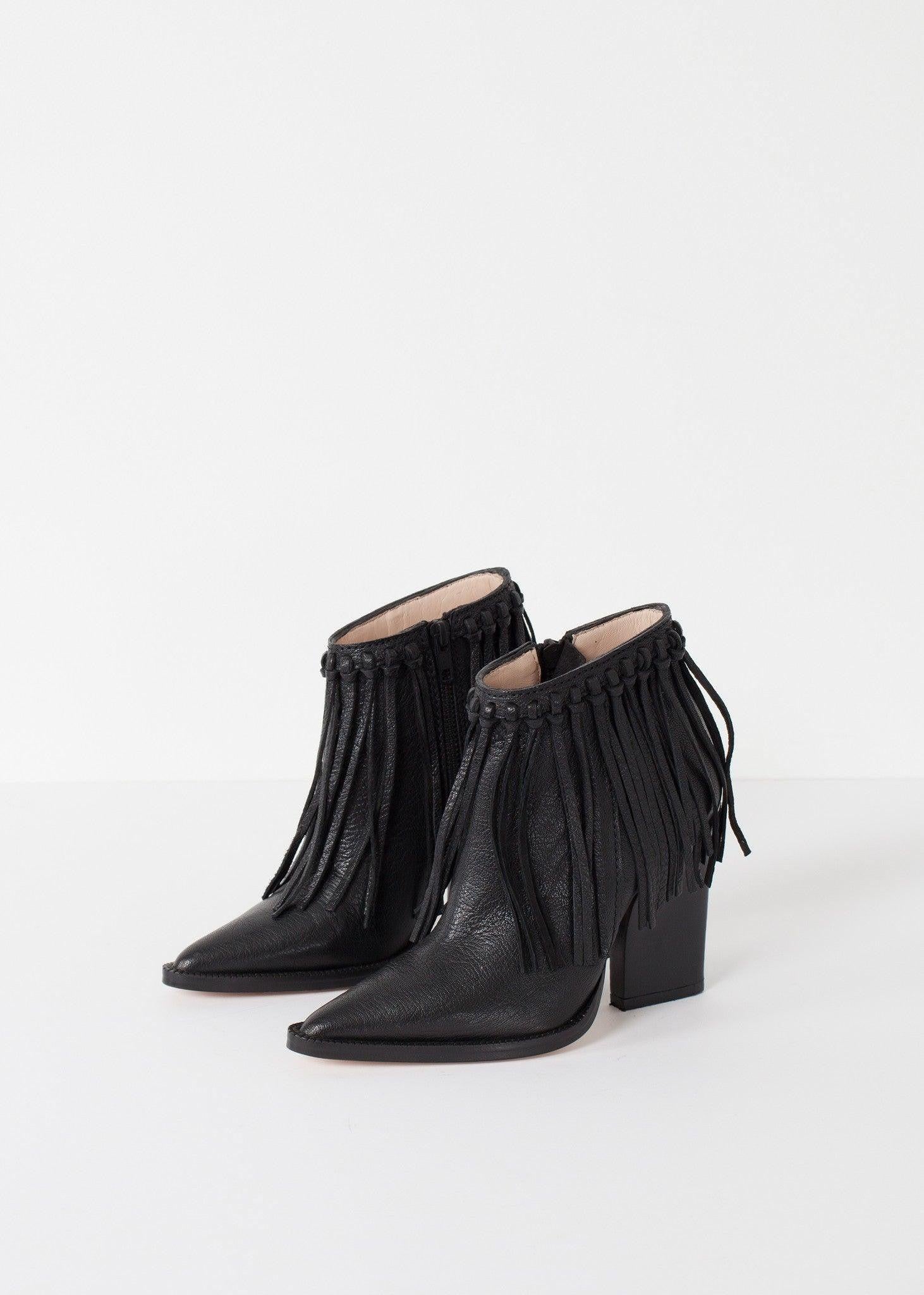 Ounni Shoe.