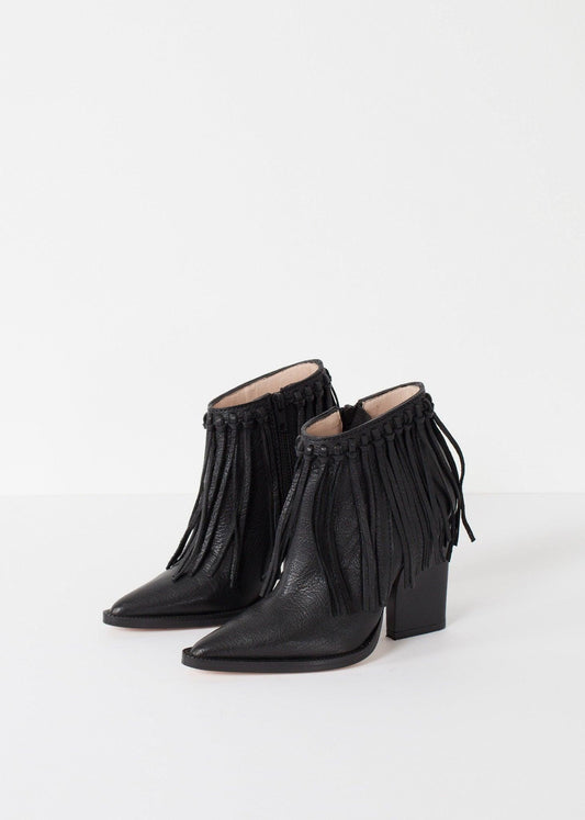 Ounni Shoe.