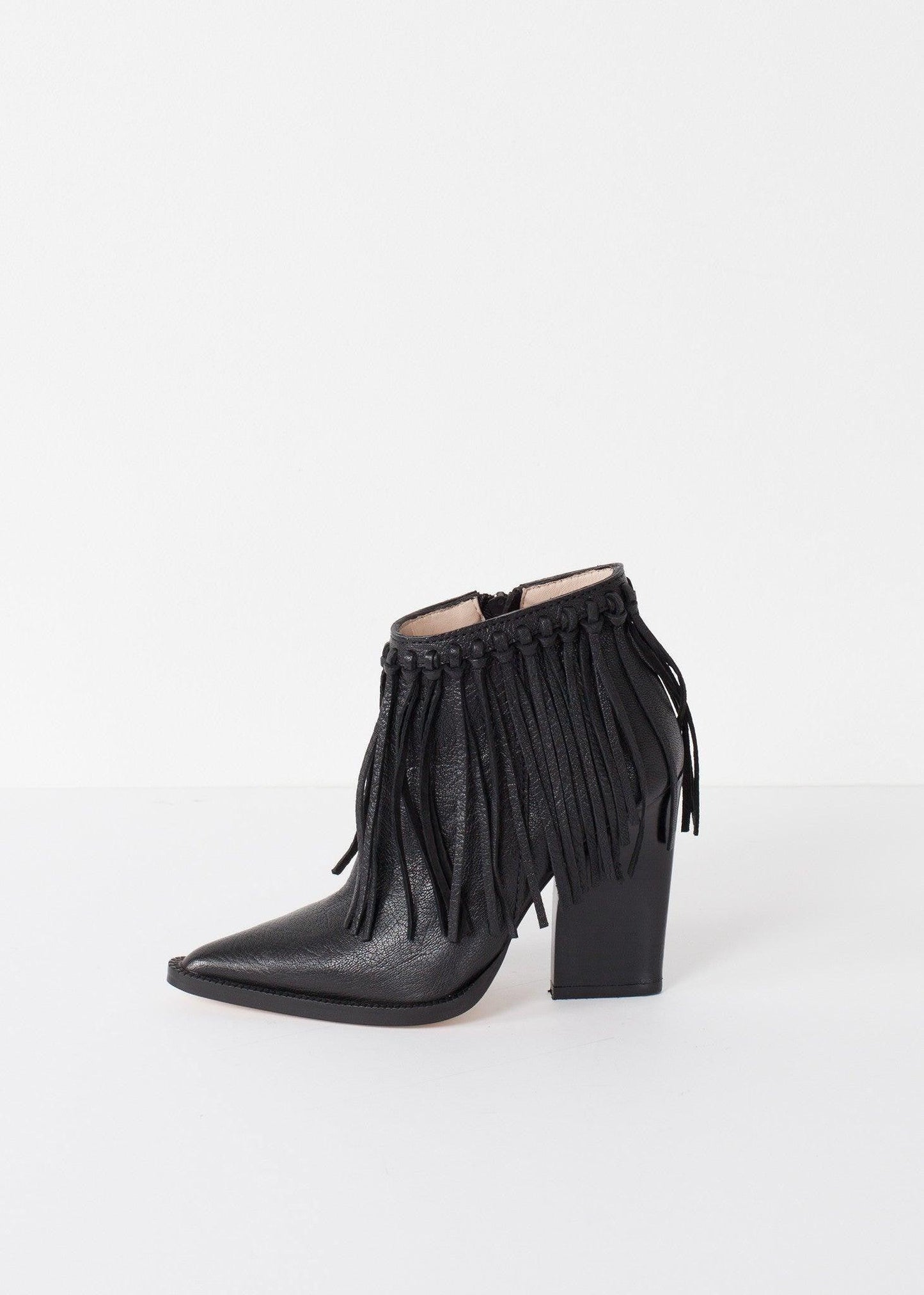 Ounni Shoe.