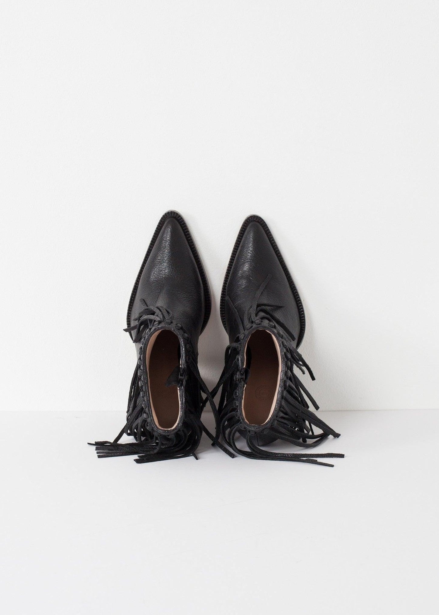 Ounni Shoe.