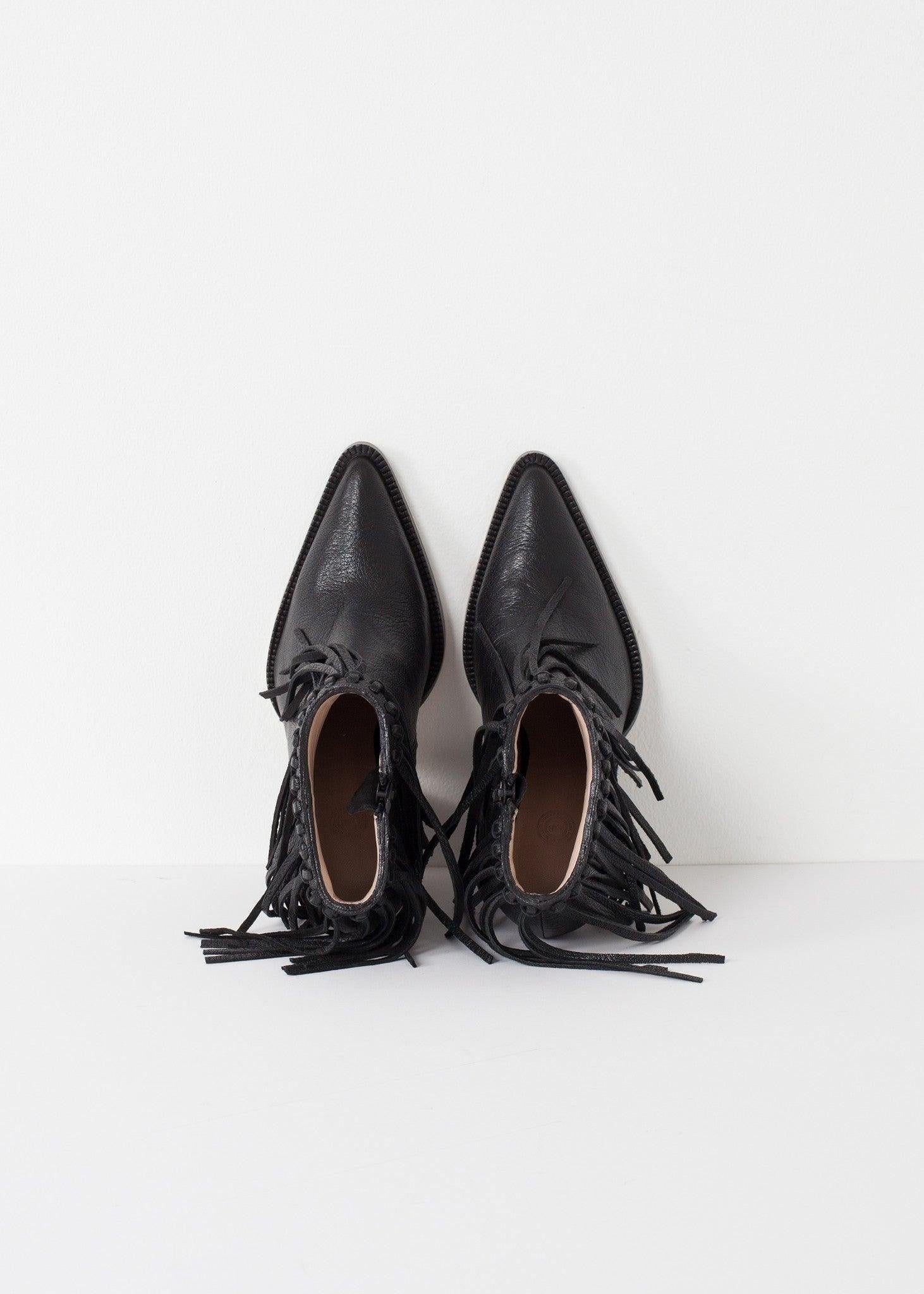 Ounni Shoe.