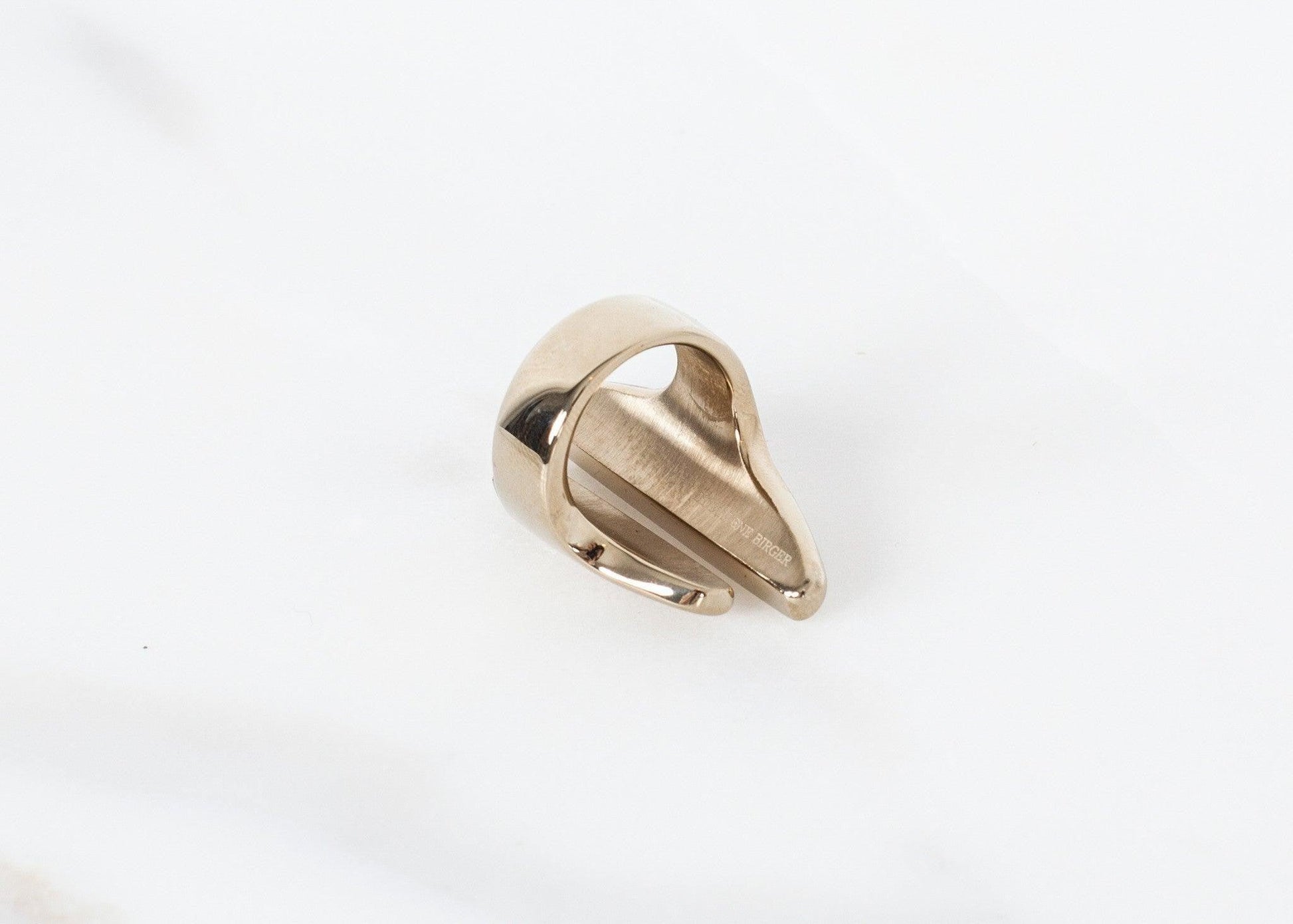 Pracia Ring.