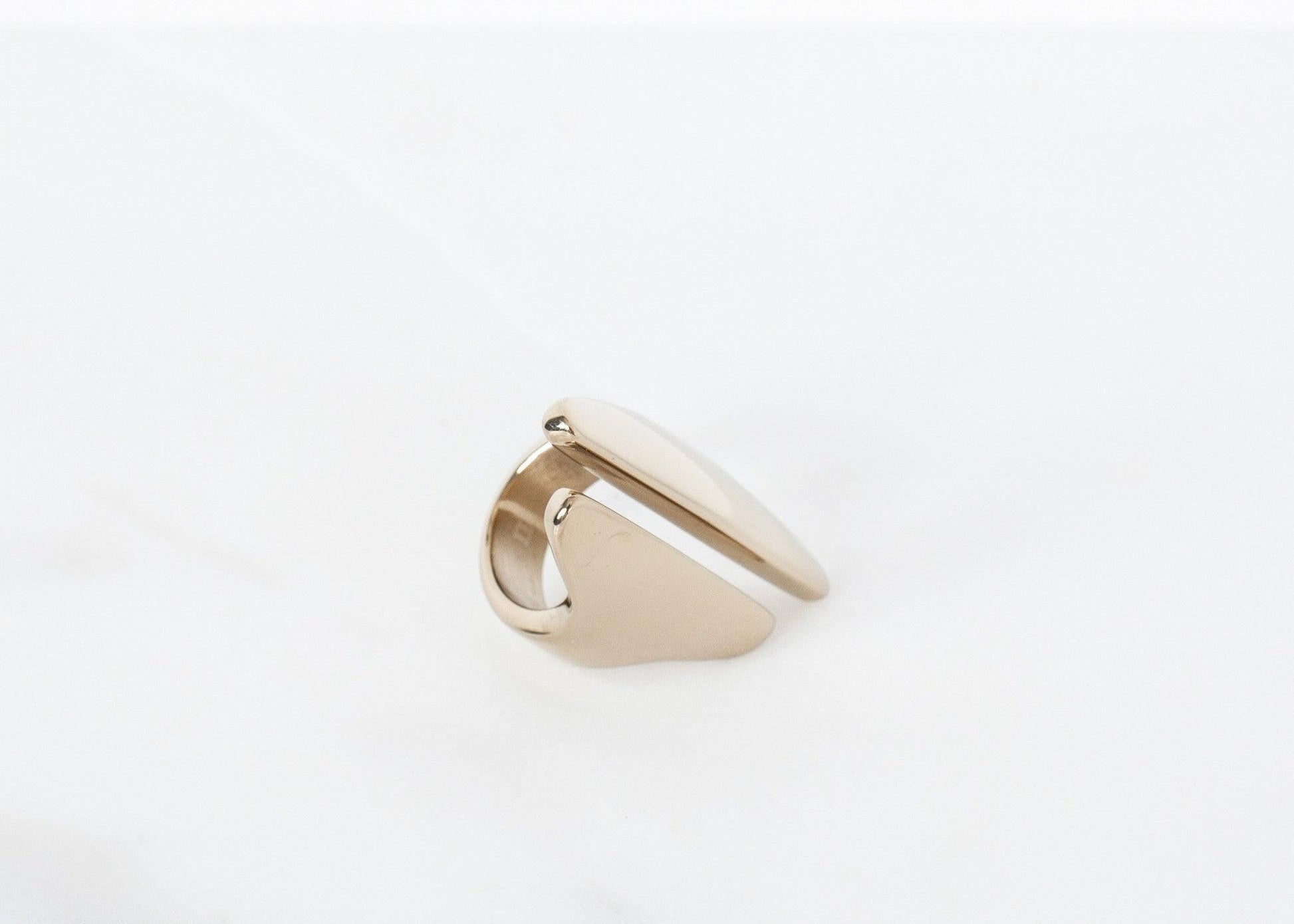 Pracia Ring.