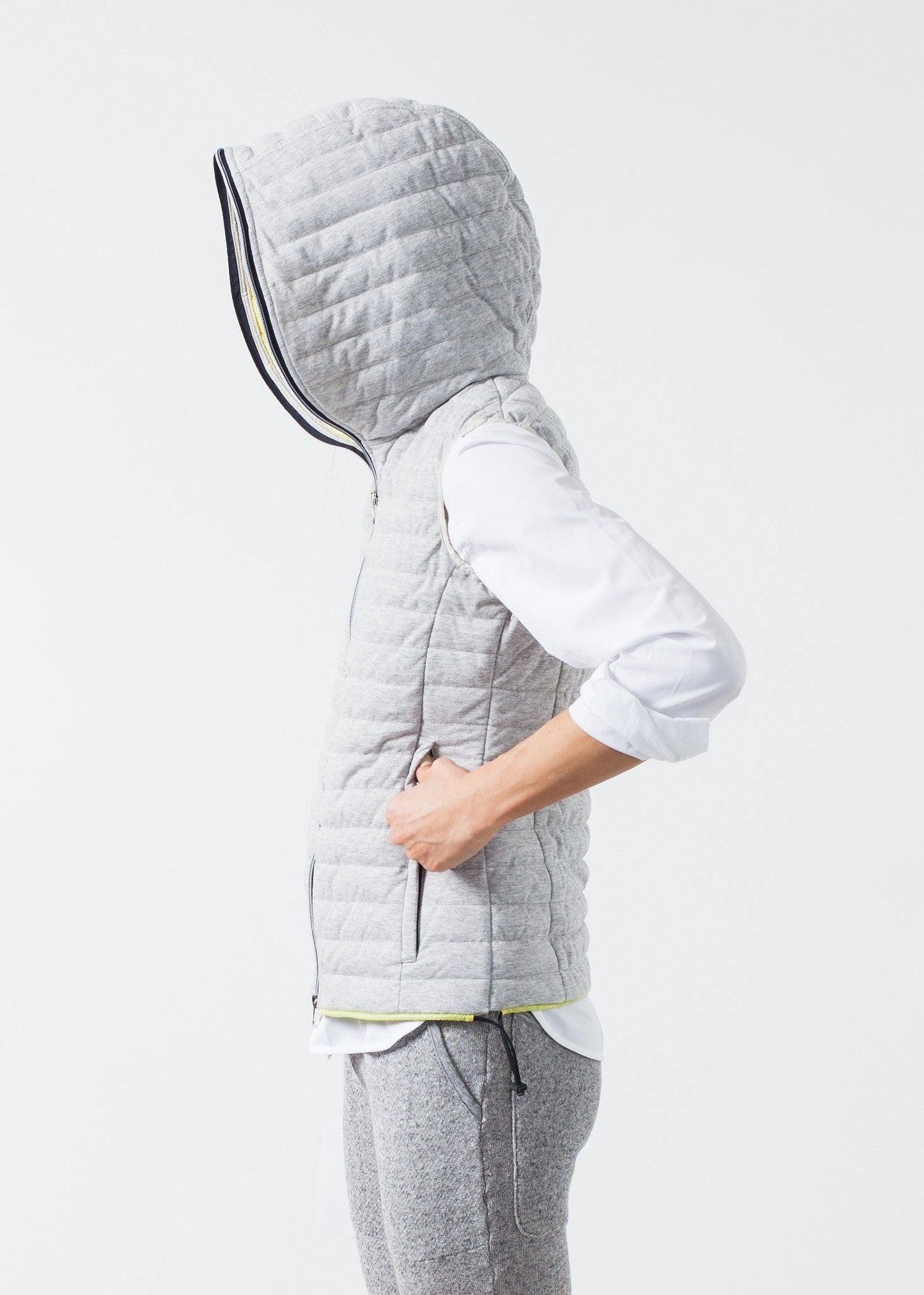 Primula Vest in Light Grey.