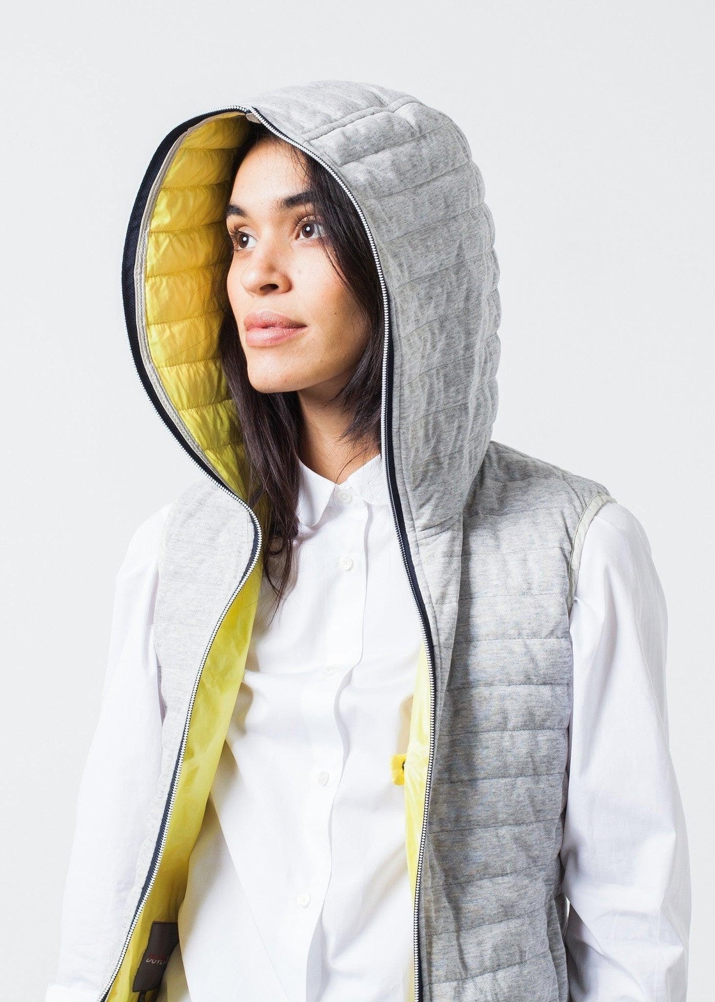 Primula Vest in Light Grey.