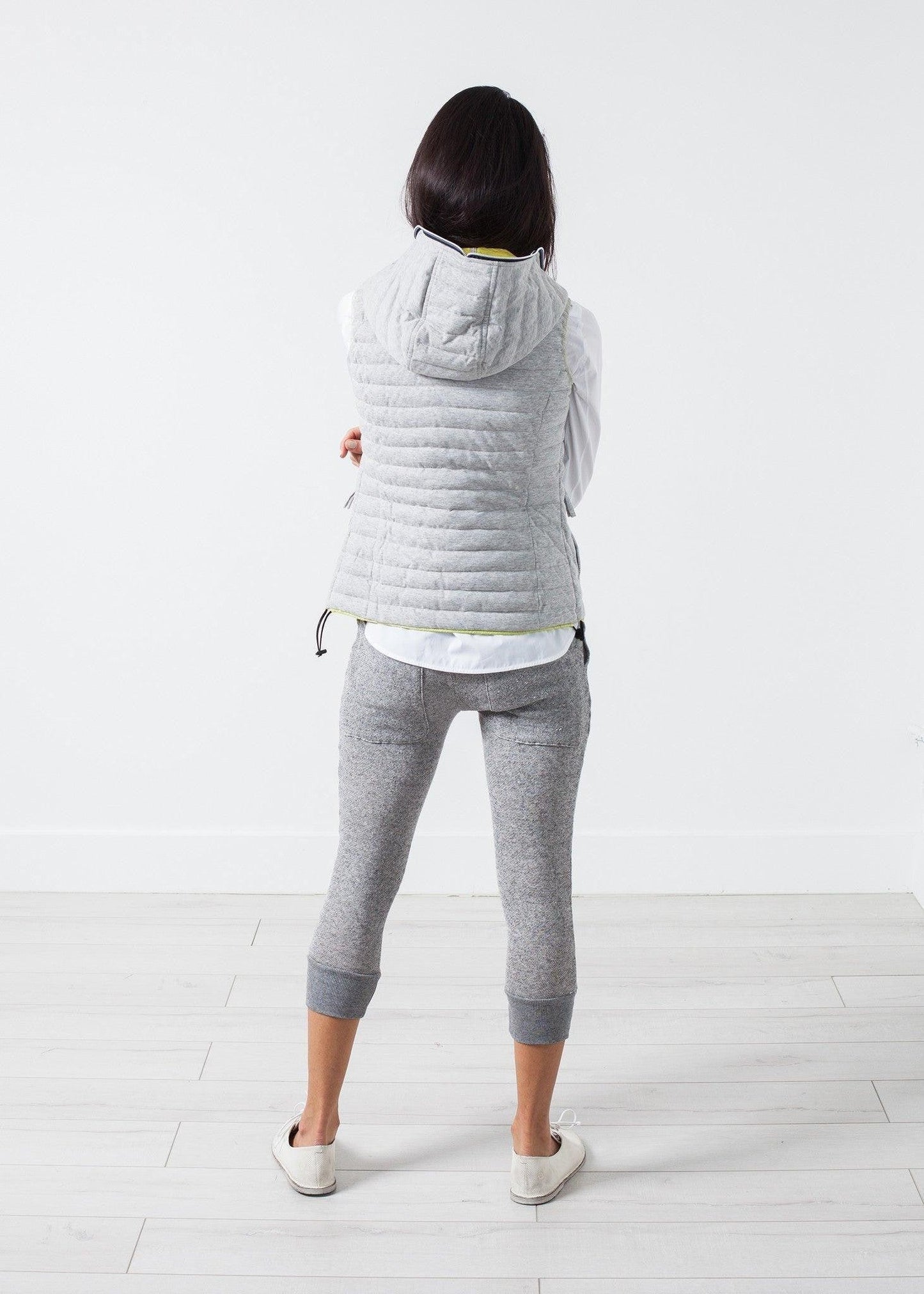 Primula Vest in Light Grey.