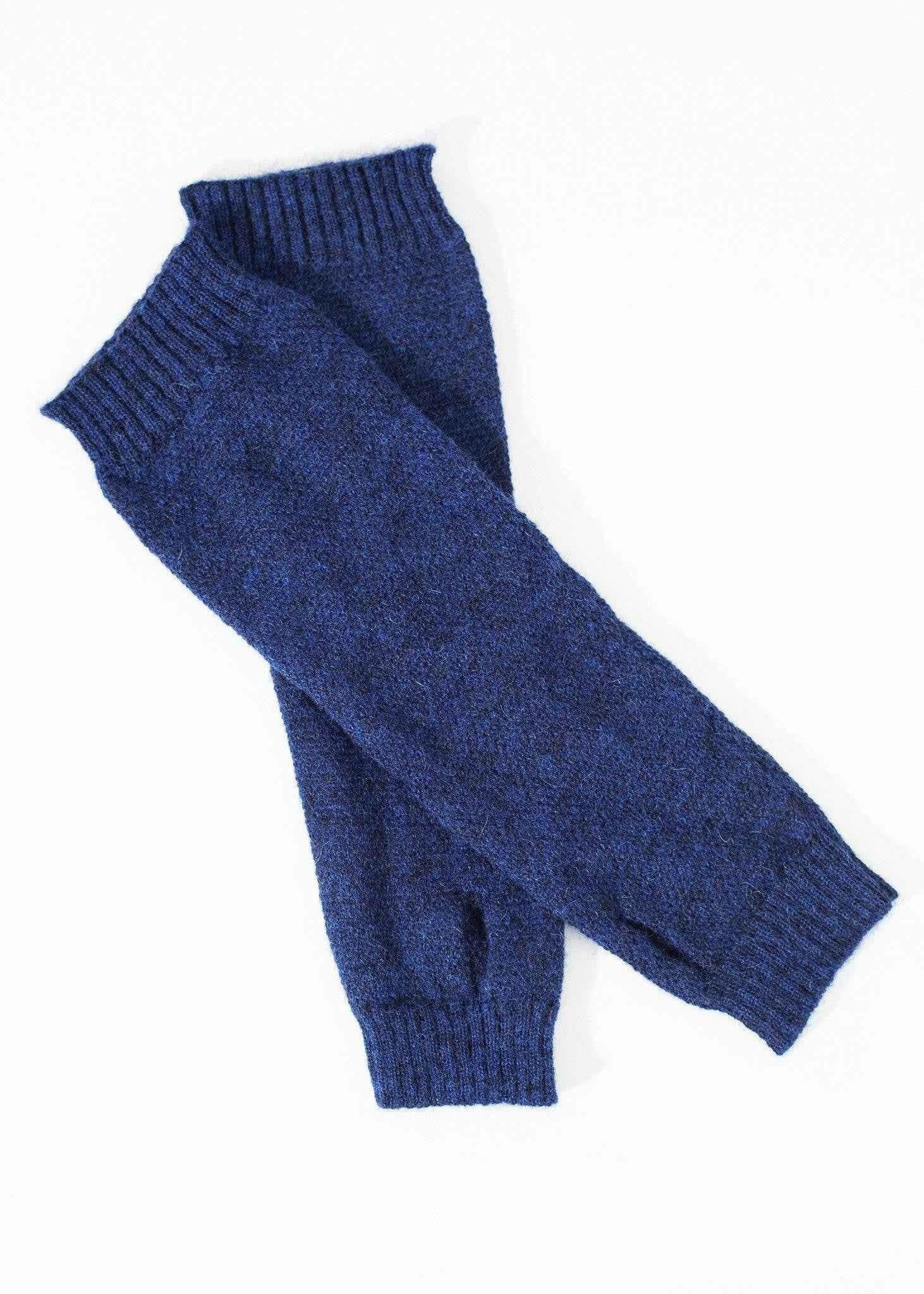 Pikki Mittens in Blue.